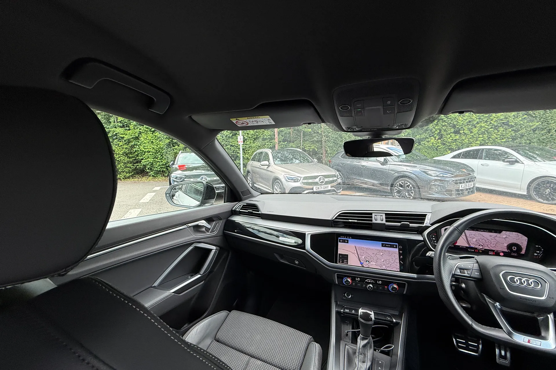 Audi Q3 thumbnail image number 36