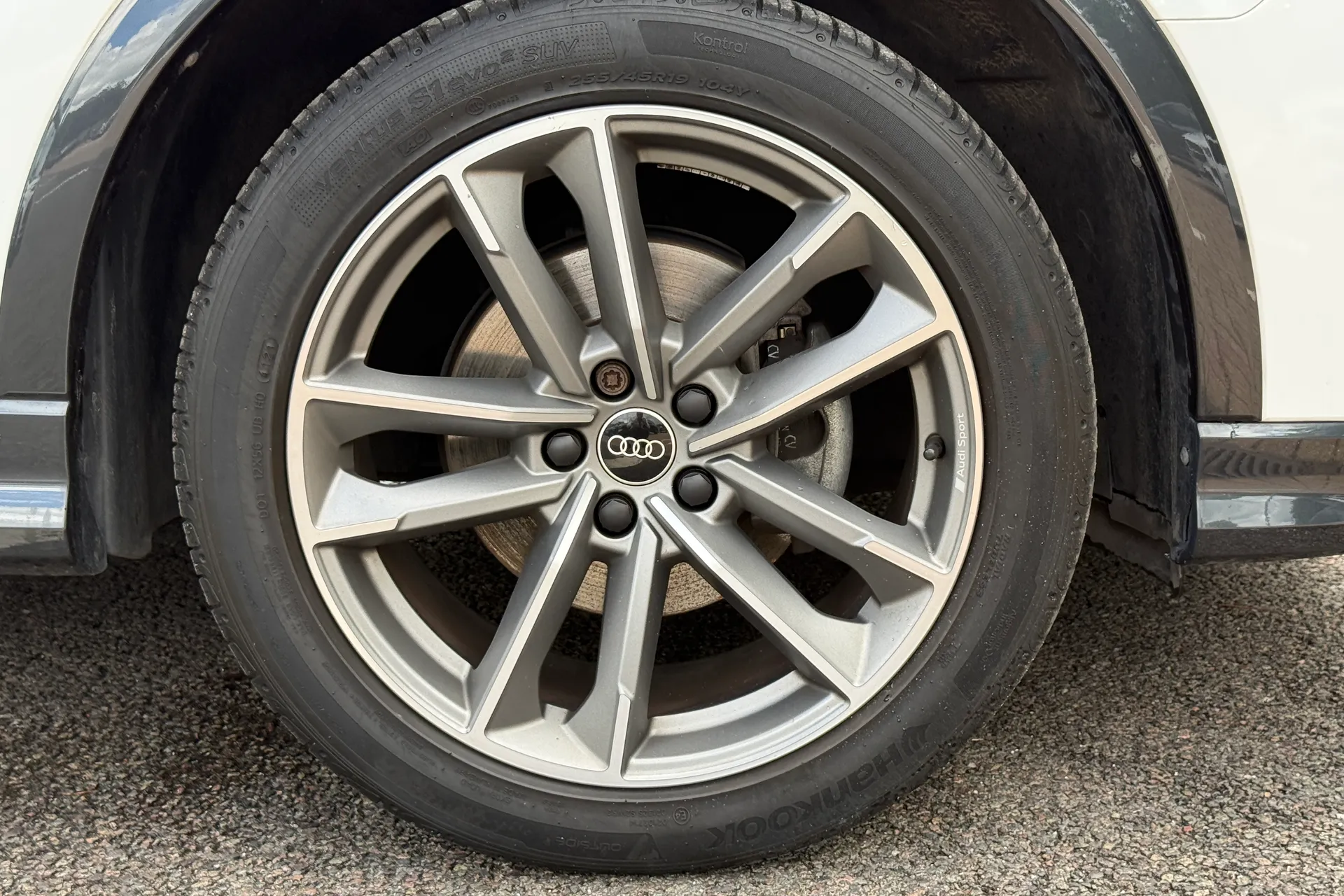 Audi Q3 thumbnail image number 31