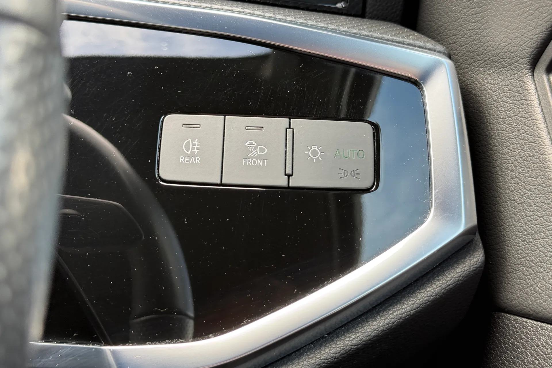 Audi Q3 thumbnail image number 19