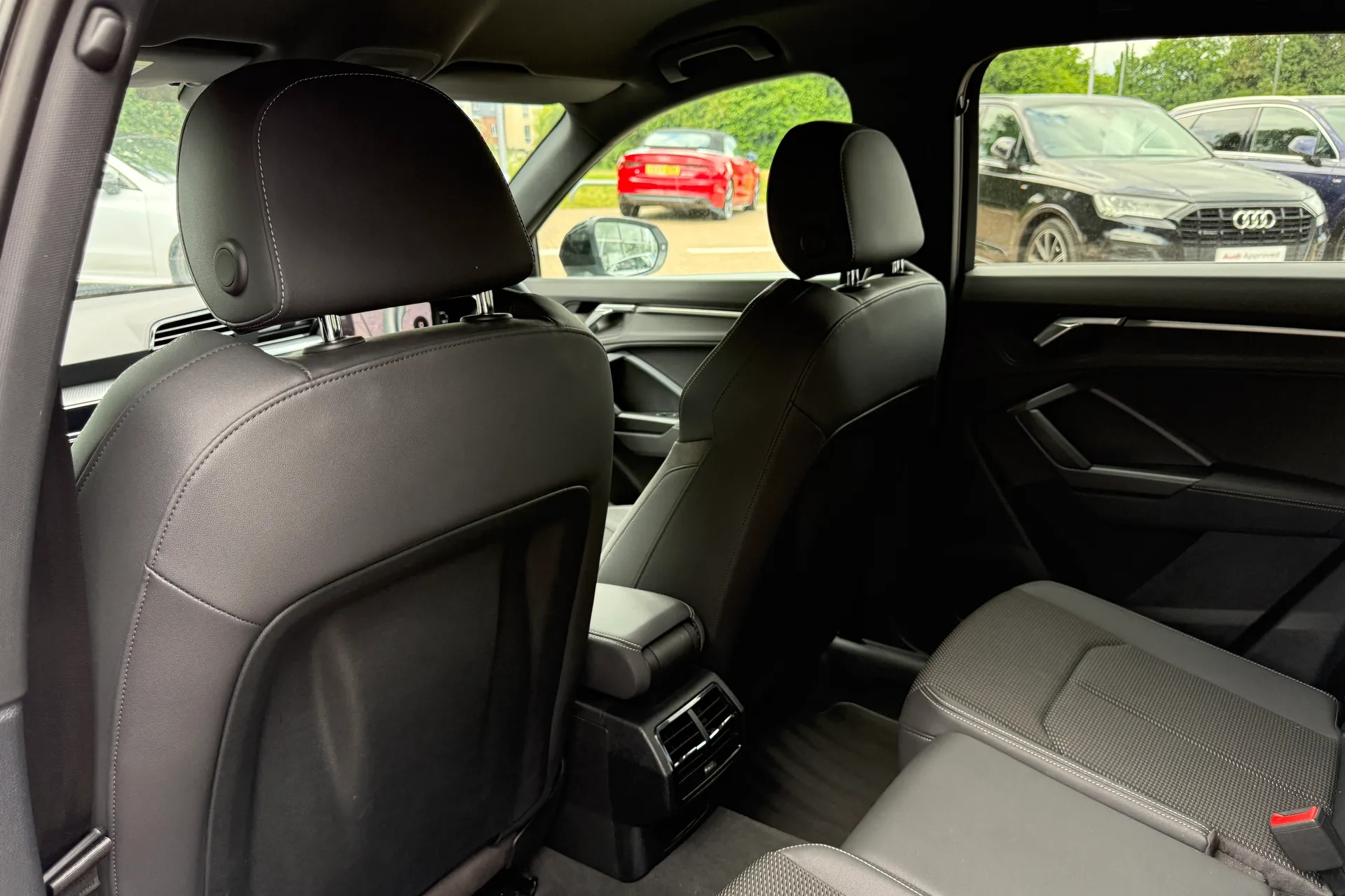 Audi Q3 thumbnail image number 48