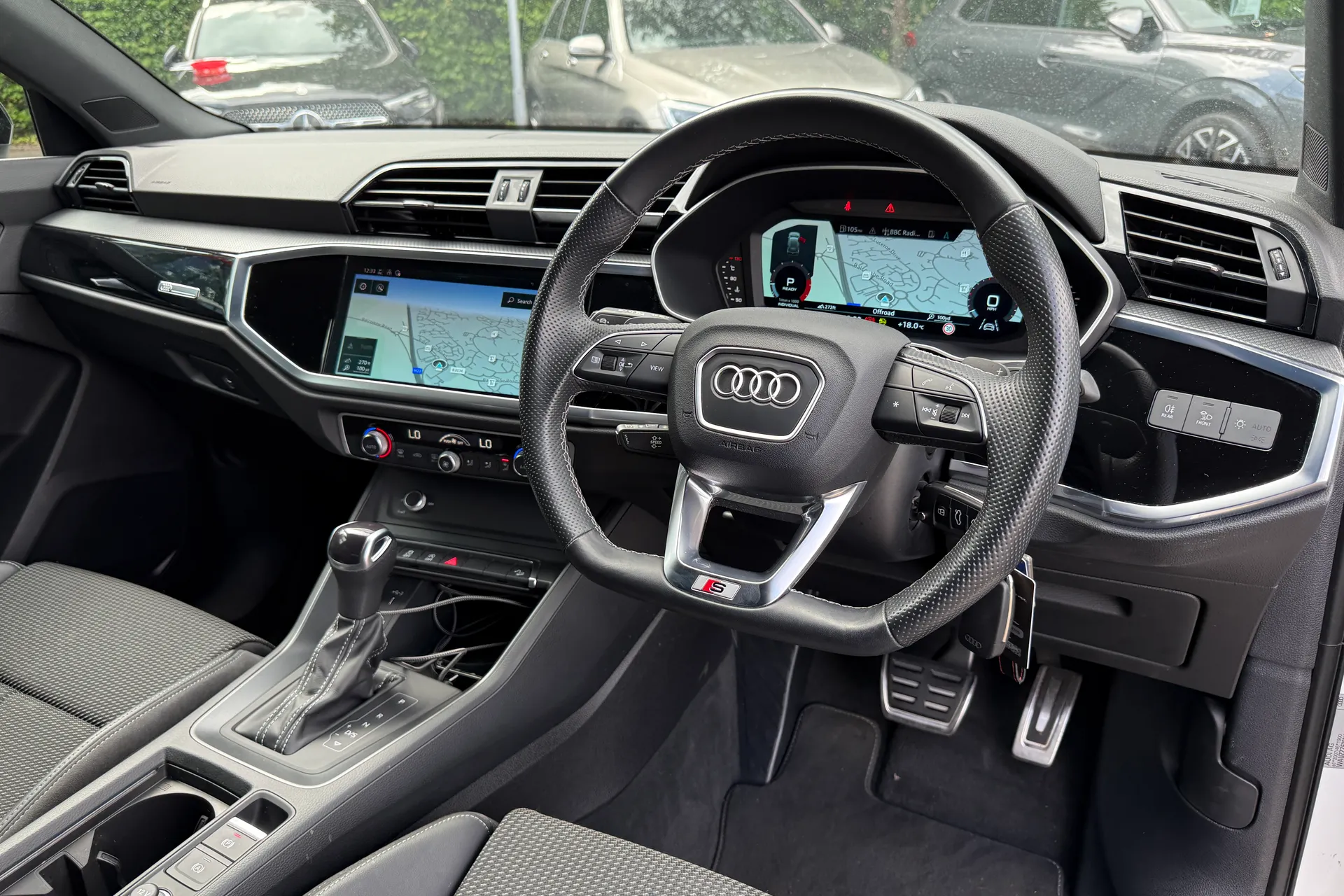 Audi Q3 thumbnail image number 28