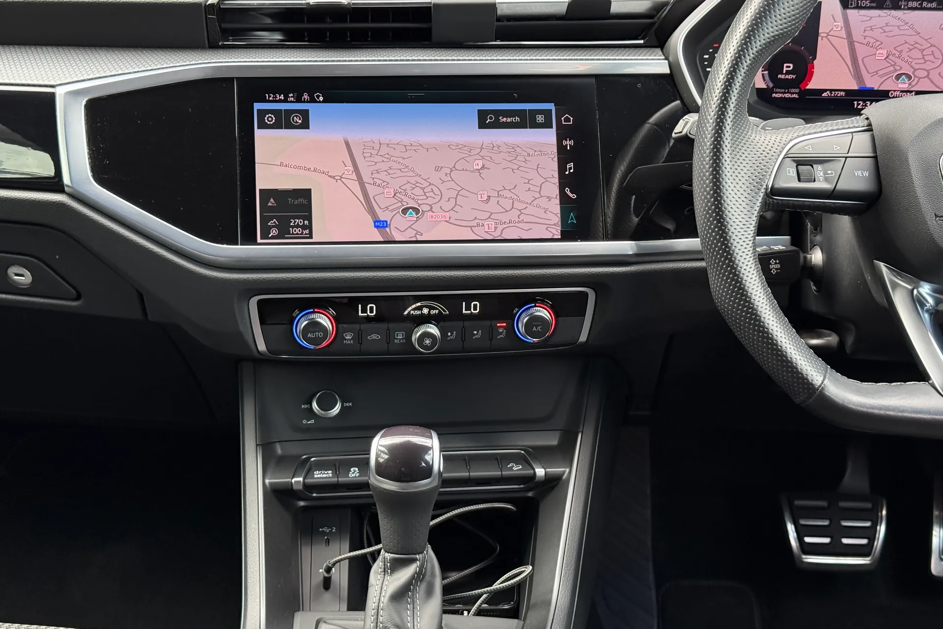 Audi Q3 thumbnail image number 38