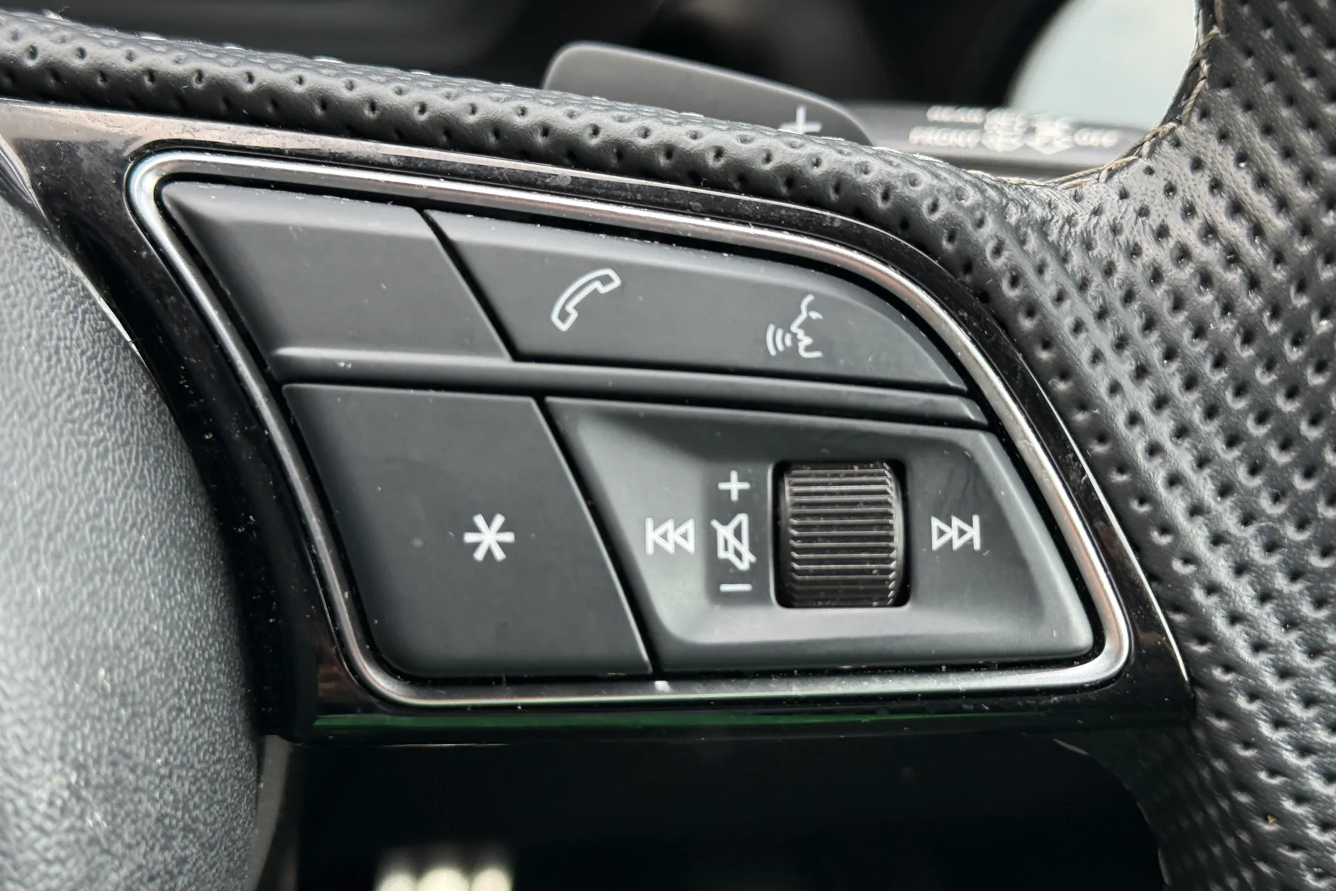 Audi A3 thumbnail image number 38