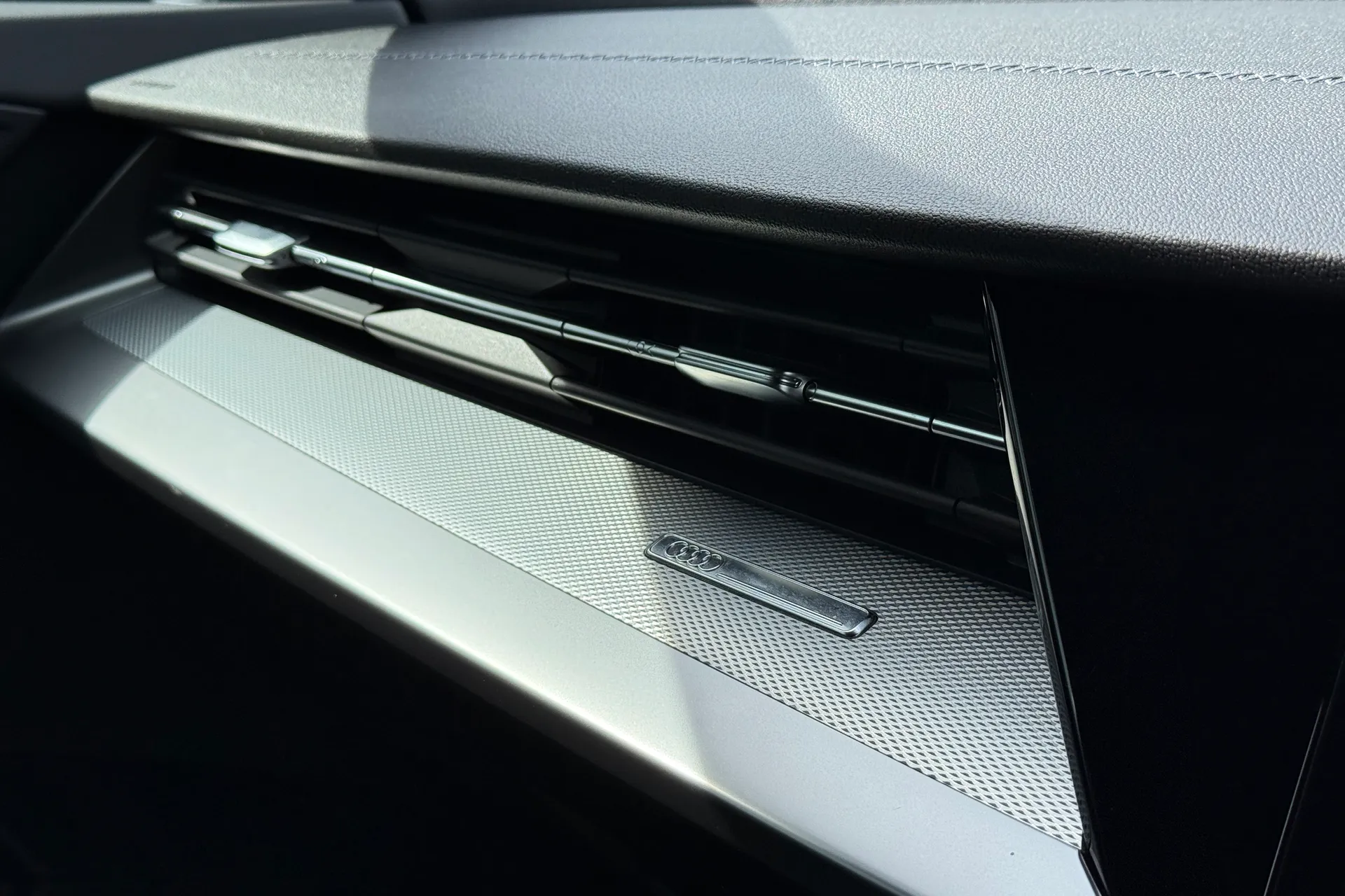 Audi A3 thumbnail image number 46