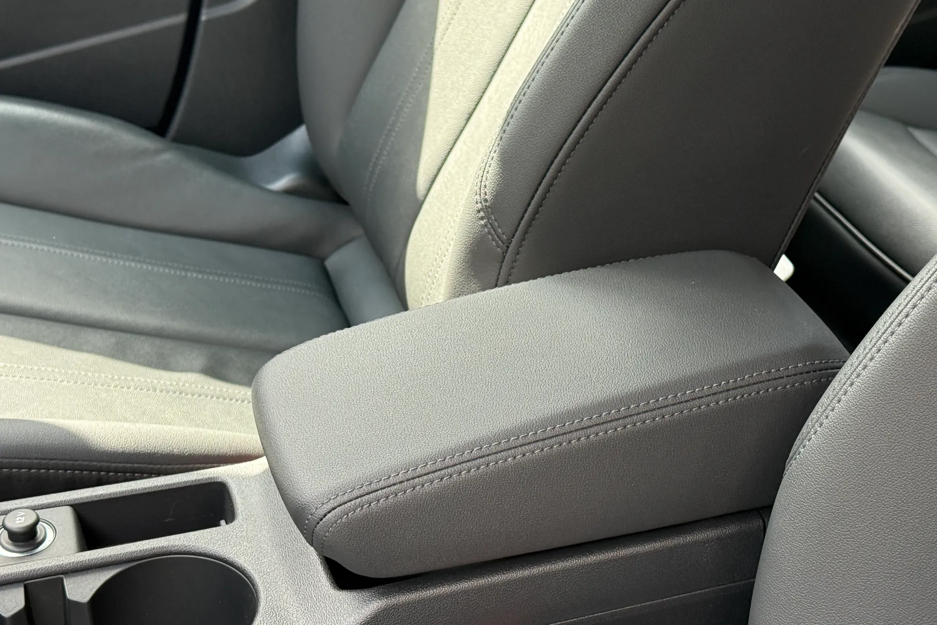 Audi A3 thumbnail image number 32