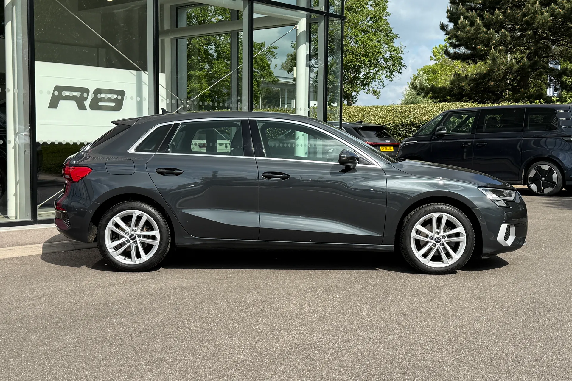 Audi A3 thumbnail image number 2
