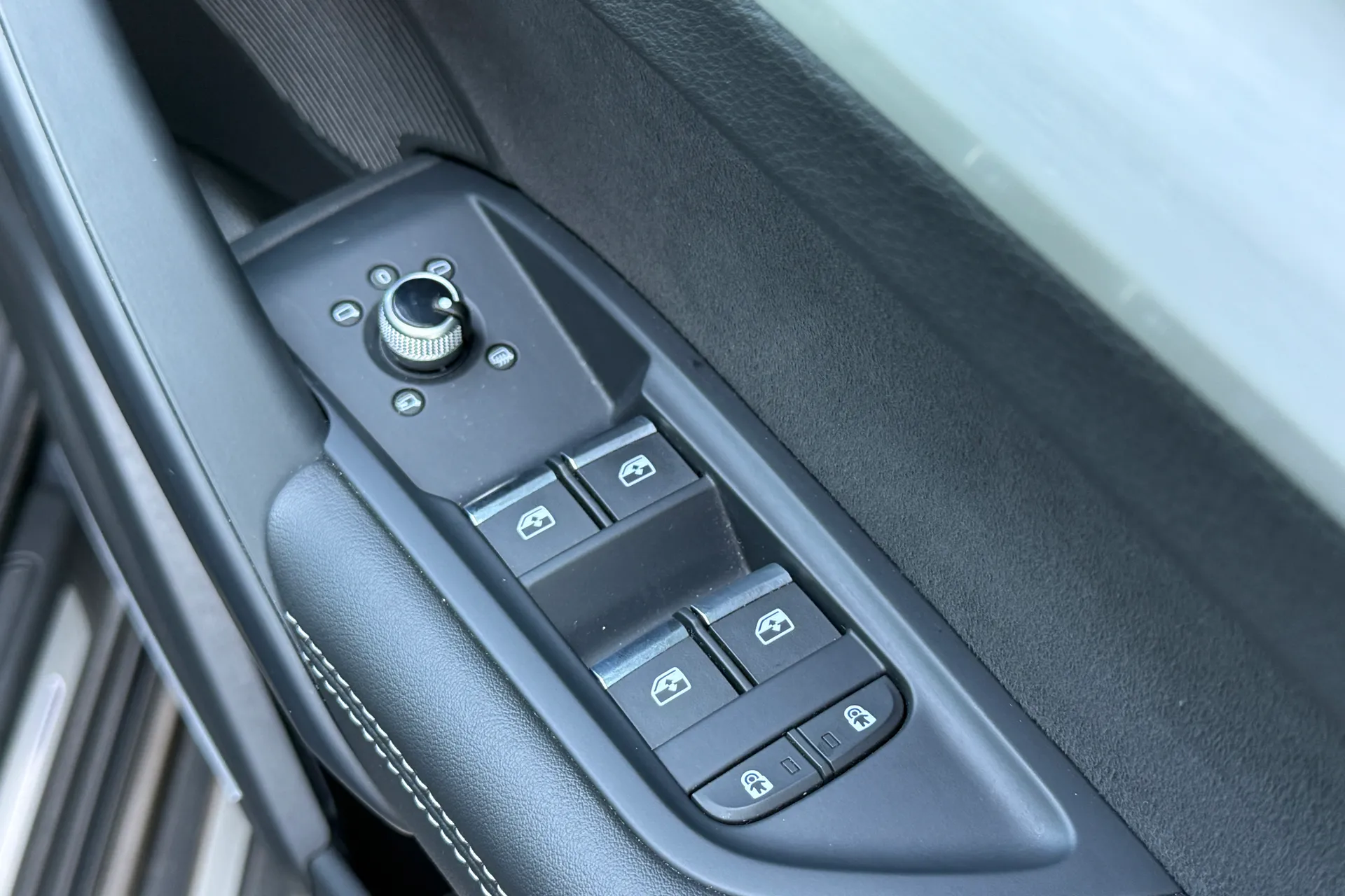 Audi Q5 thumbnail image number 50
