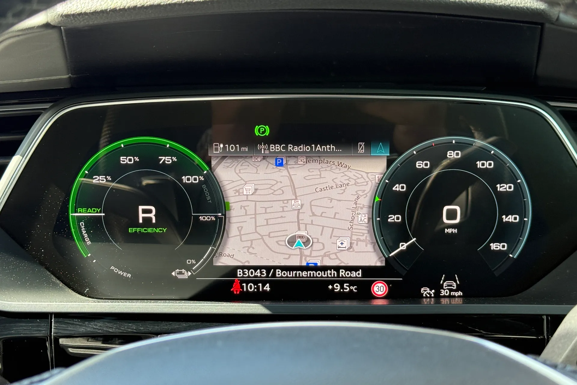 Audi e-tron thumbnail image number 15