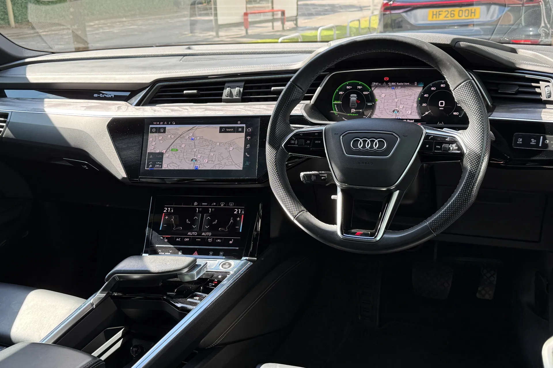 Audi e-tron thumbnail image number 42