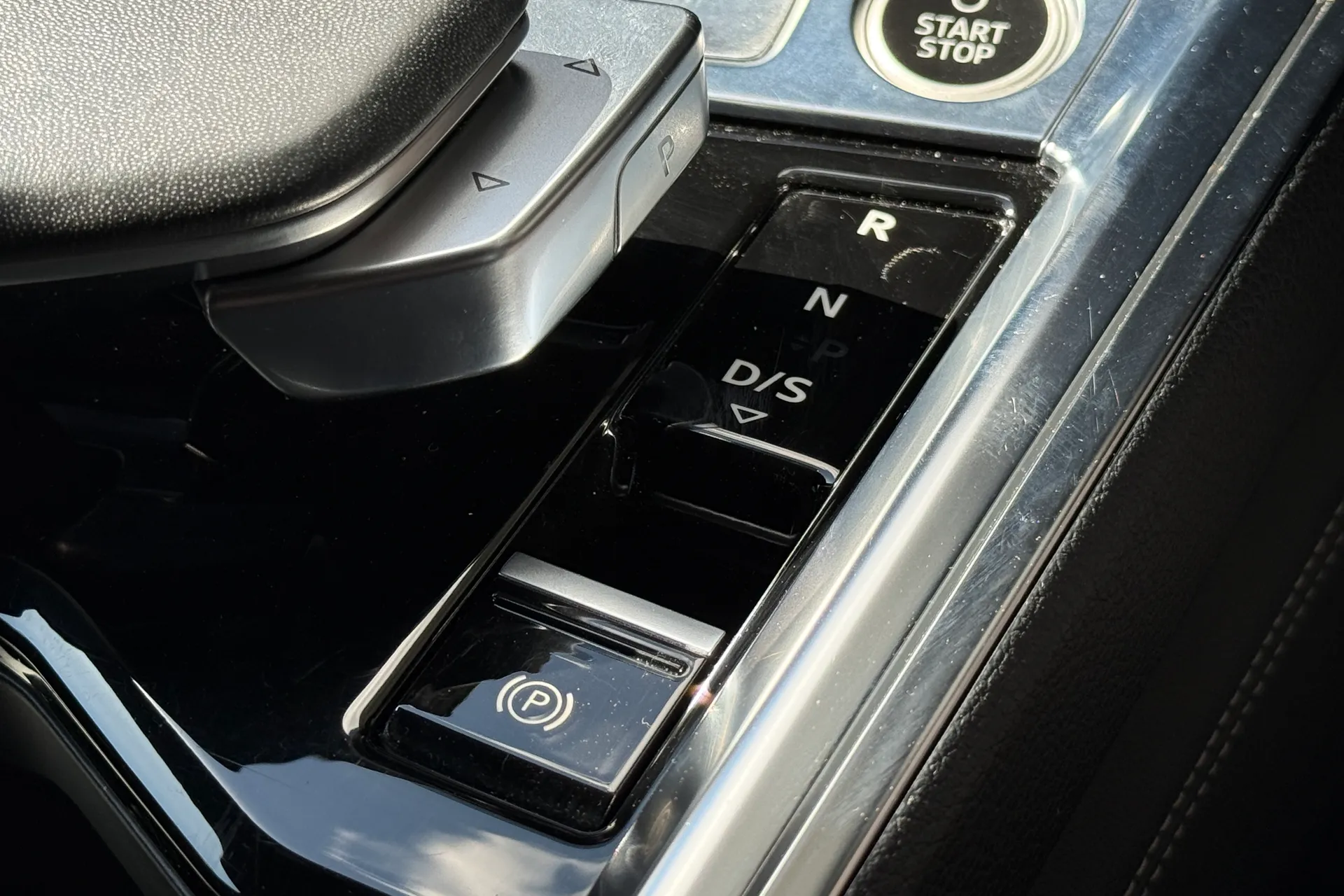 Audi e-tron thumbnail image number 25