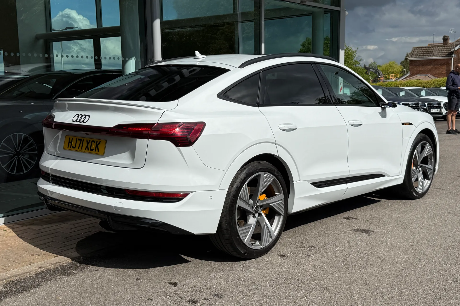 Audi e-tron thumbnail image number 65