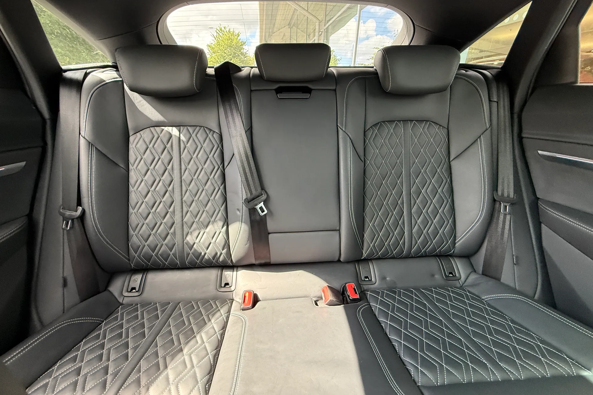 Audi e-tron thumbnail image number 68