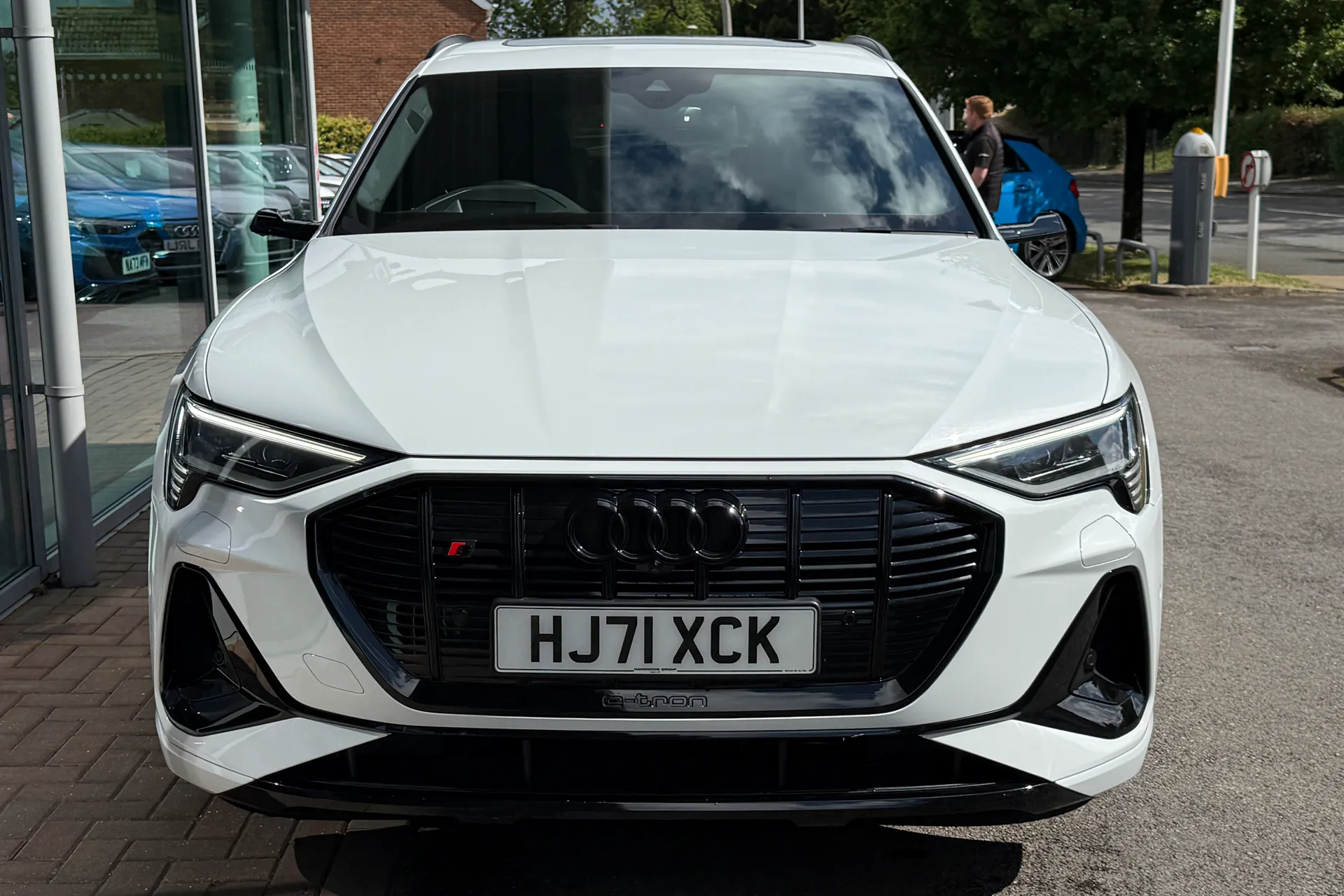 Audi e-tron thumbnail image number 61