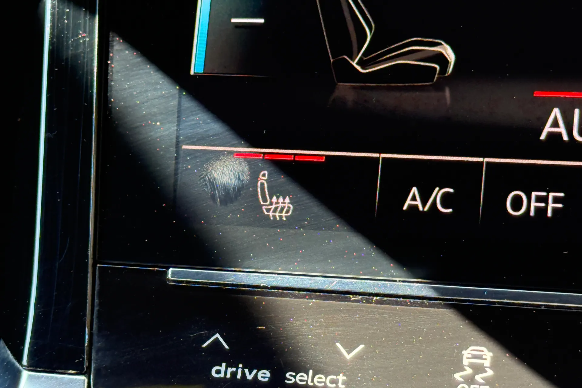 Audi e-tron thumbnail image number 10
