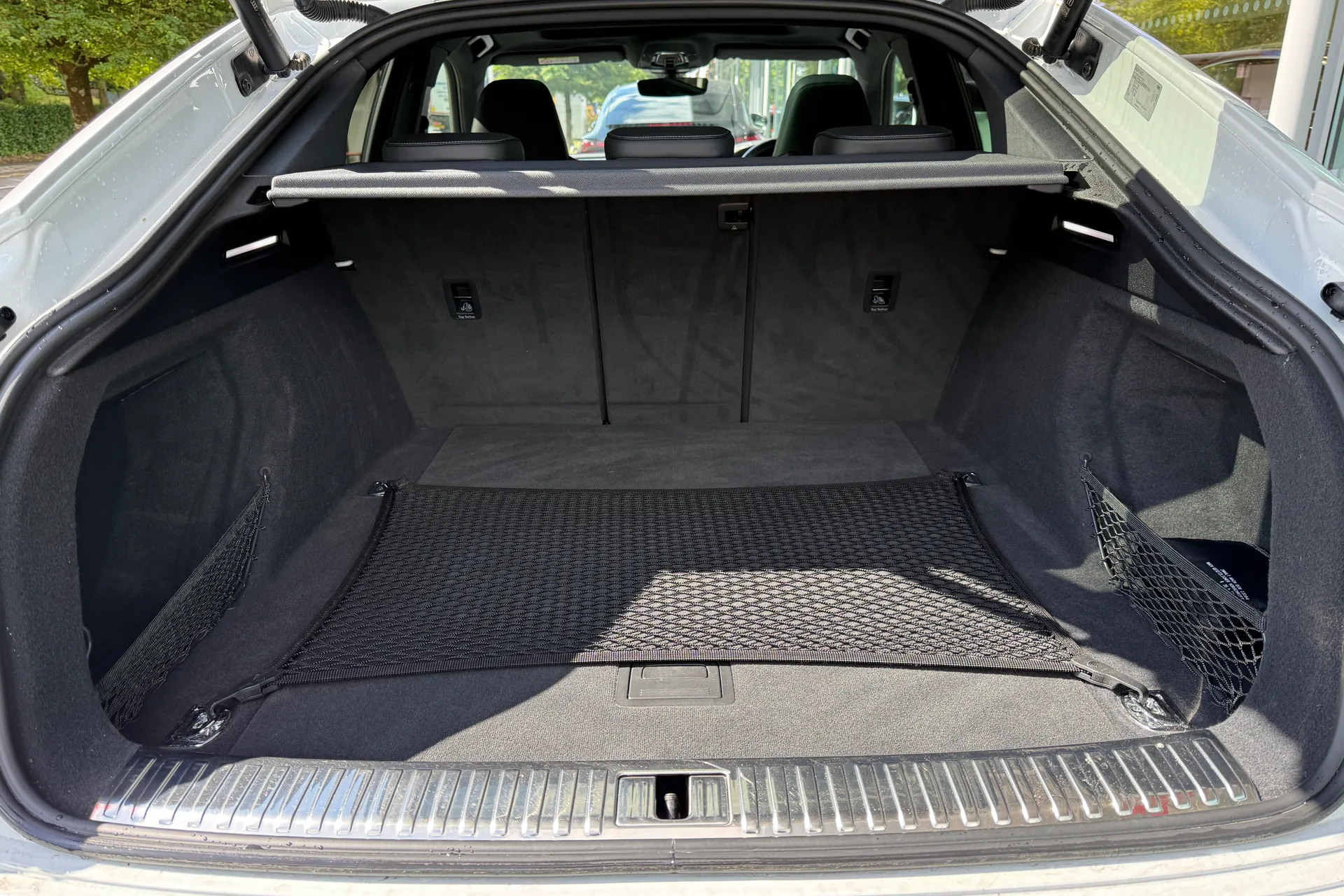 Audi e-tron thumbnail image number 52
