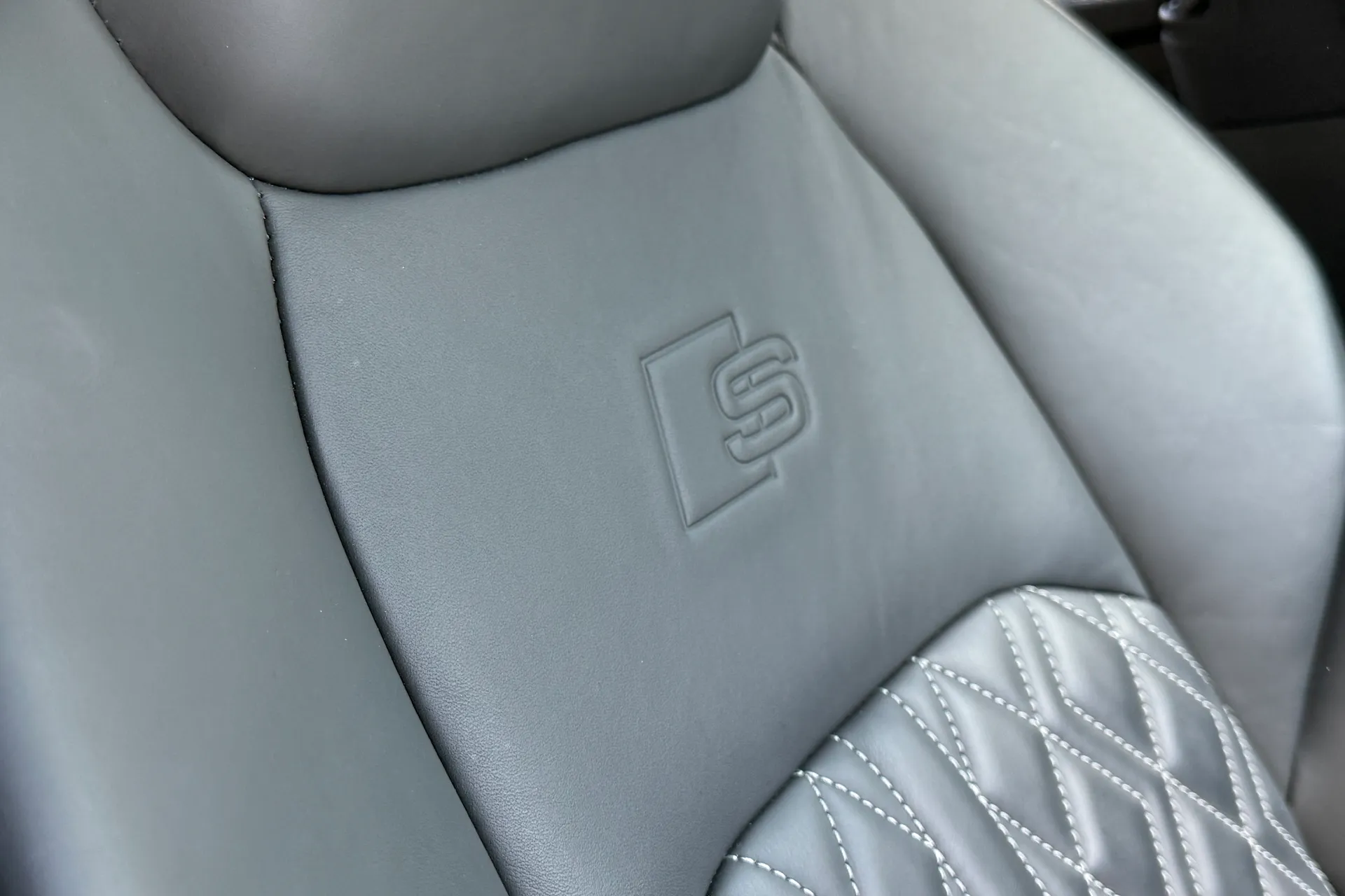 Audi e-tron thumbnail image number 34