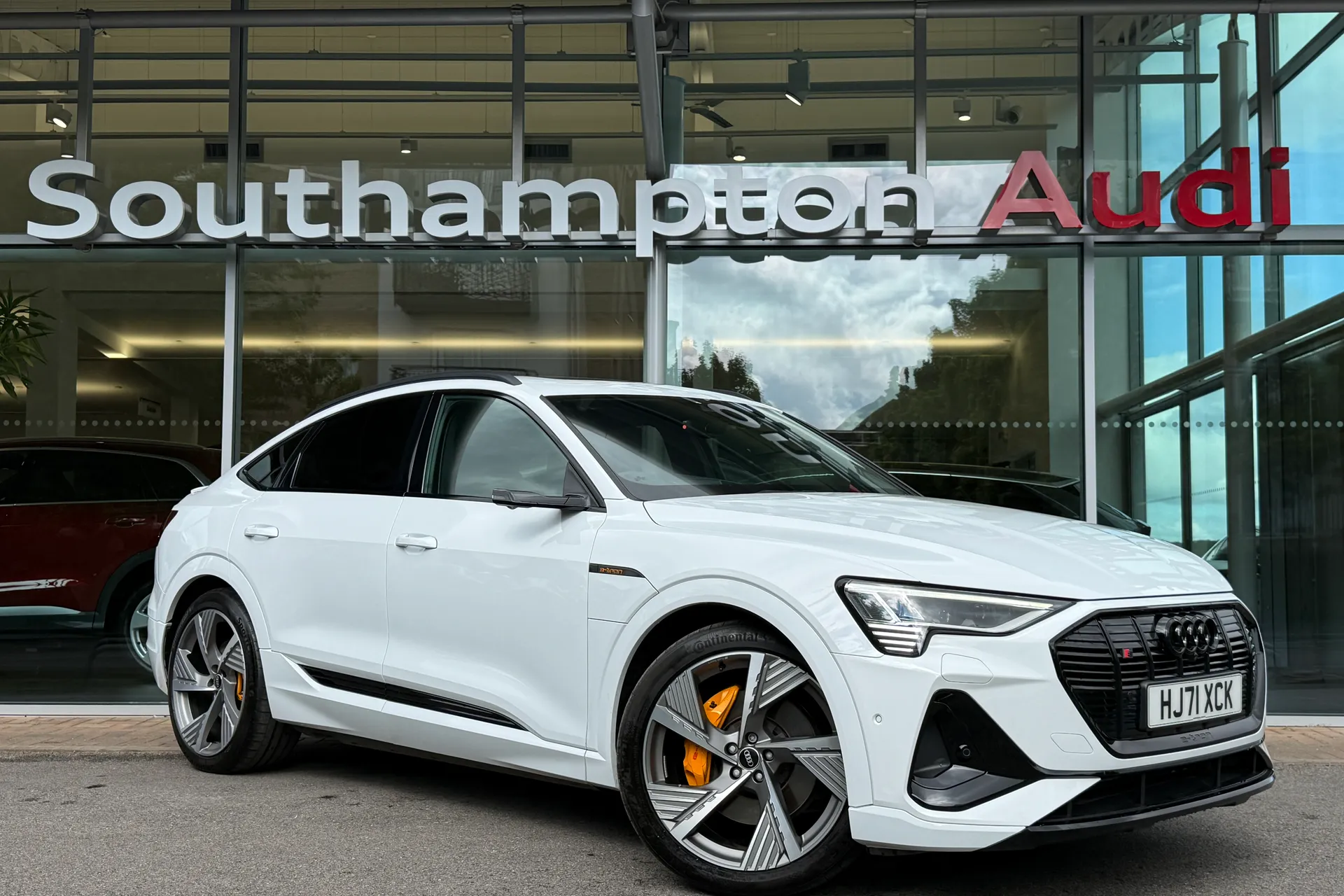 Audi e-tron thumbnail image number 70
