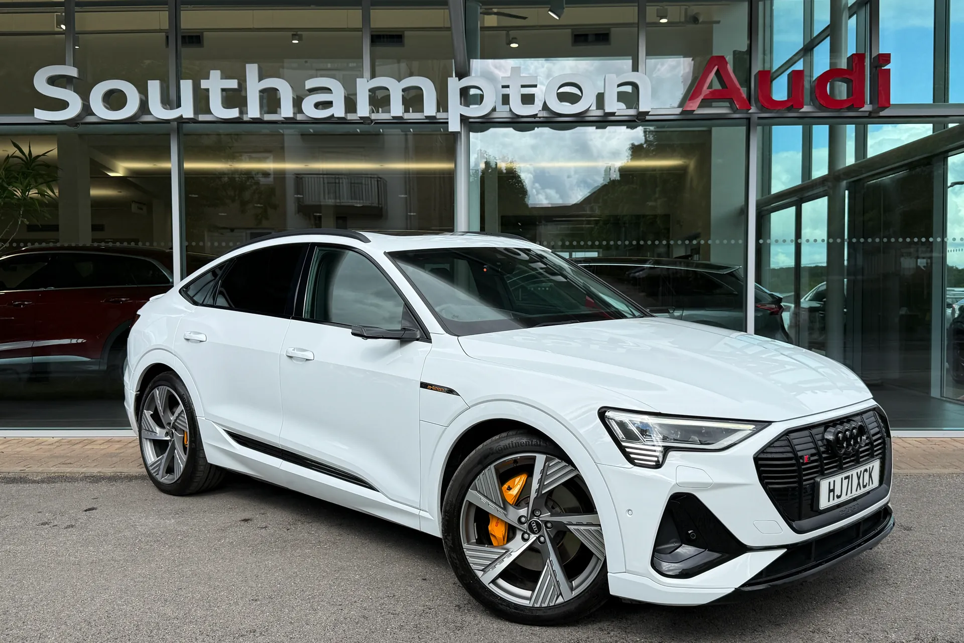 Audi e-tron thumbnail image number 69