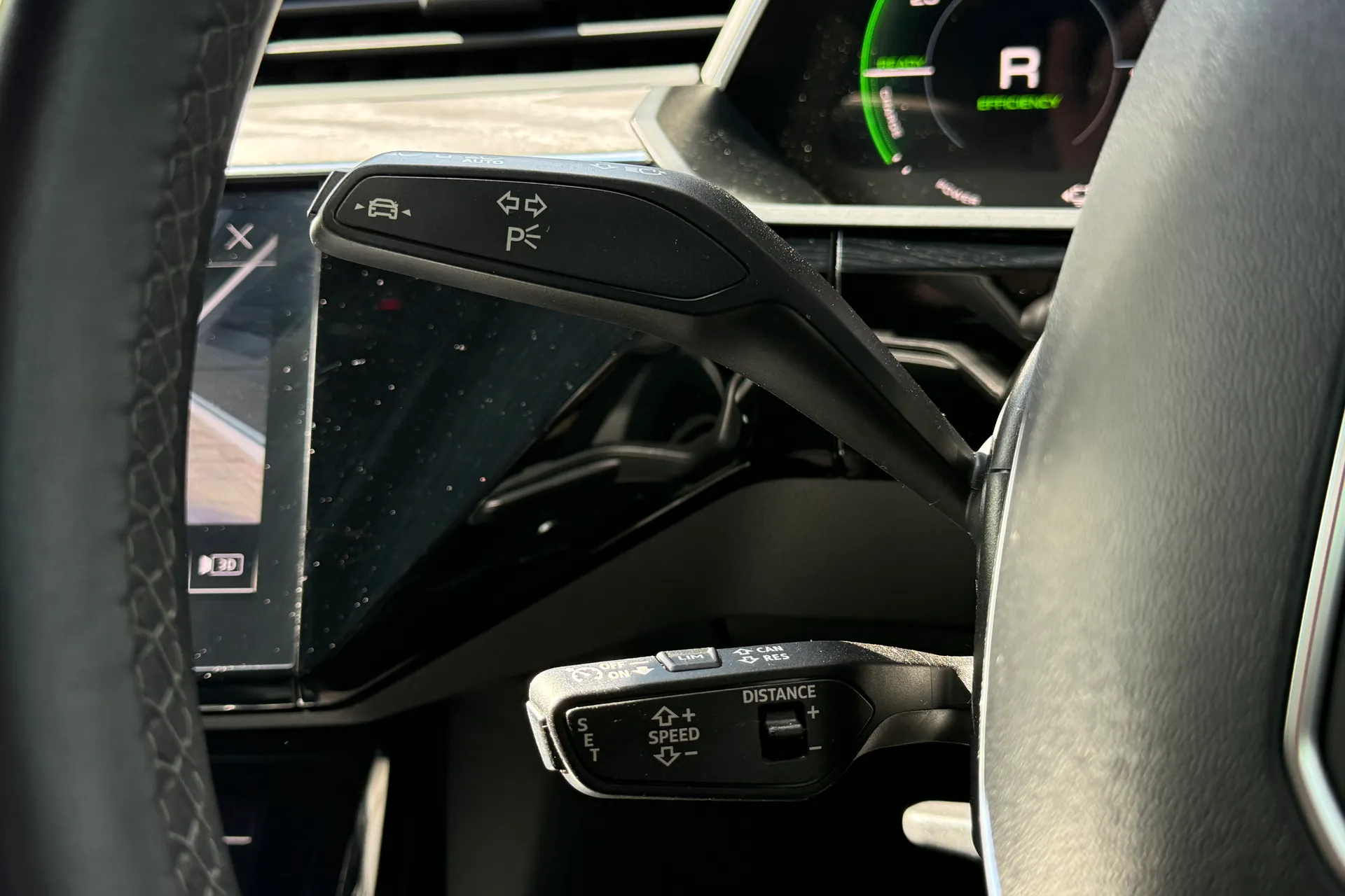 Audi e-tron thumbnail image number 21