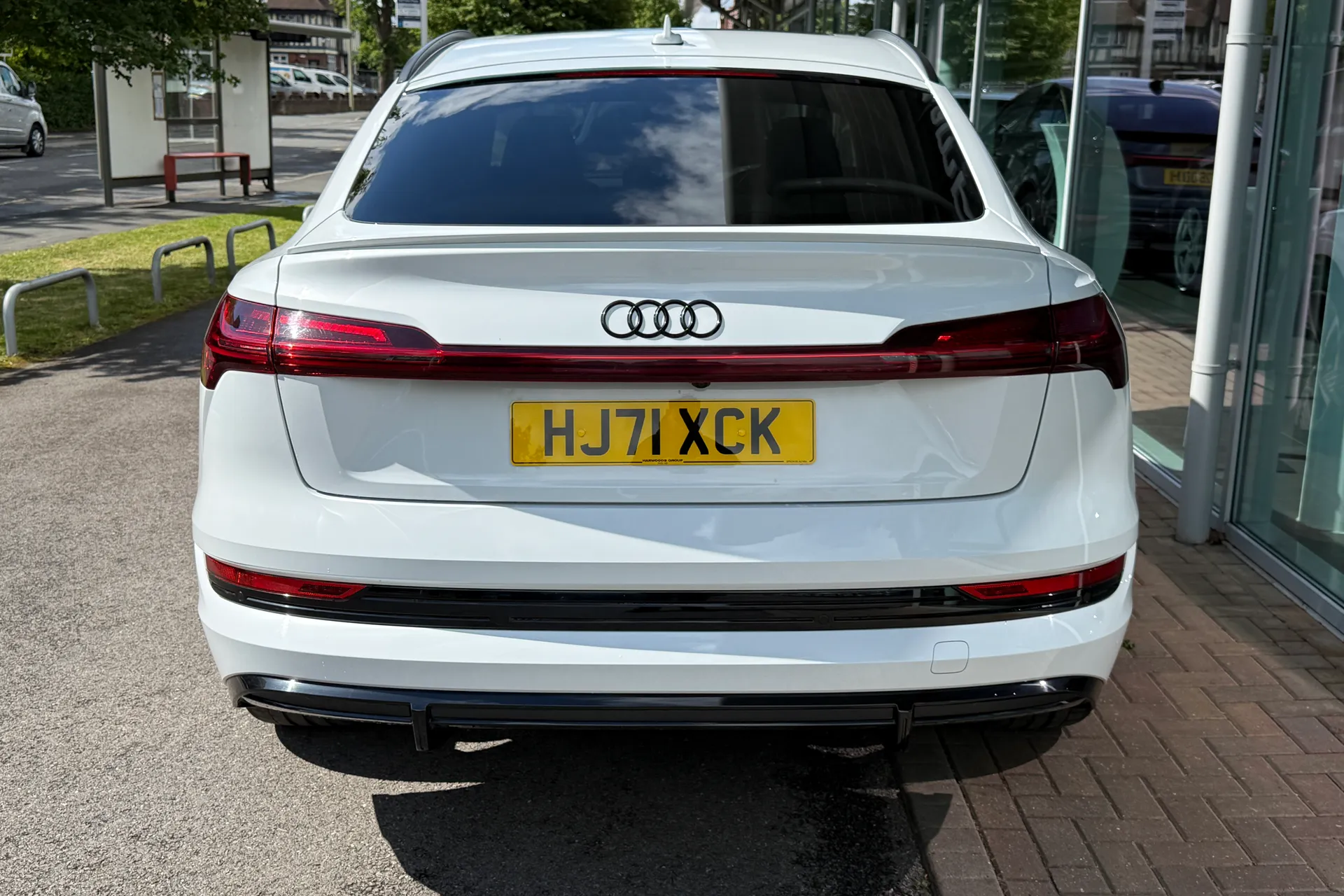 Audi e-tron thumbnail image number 51