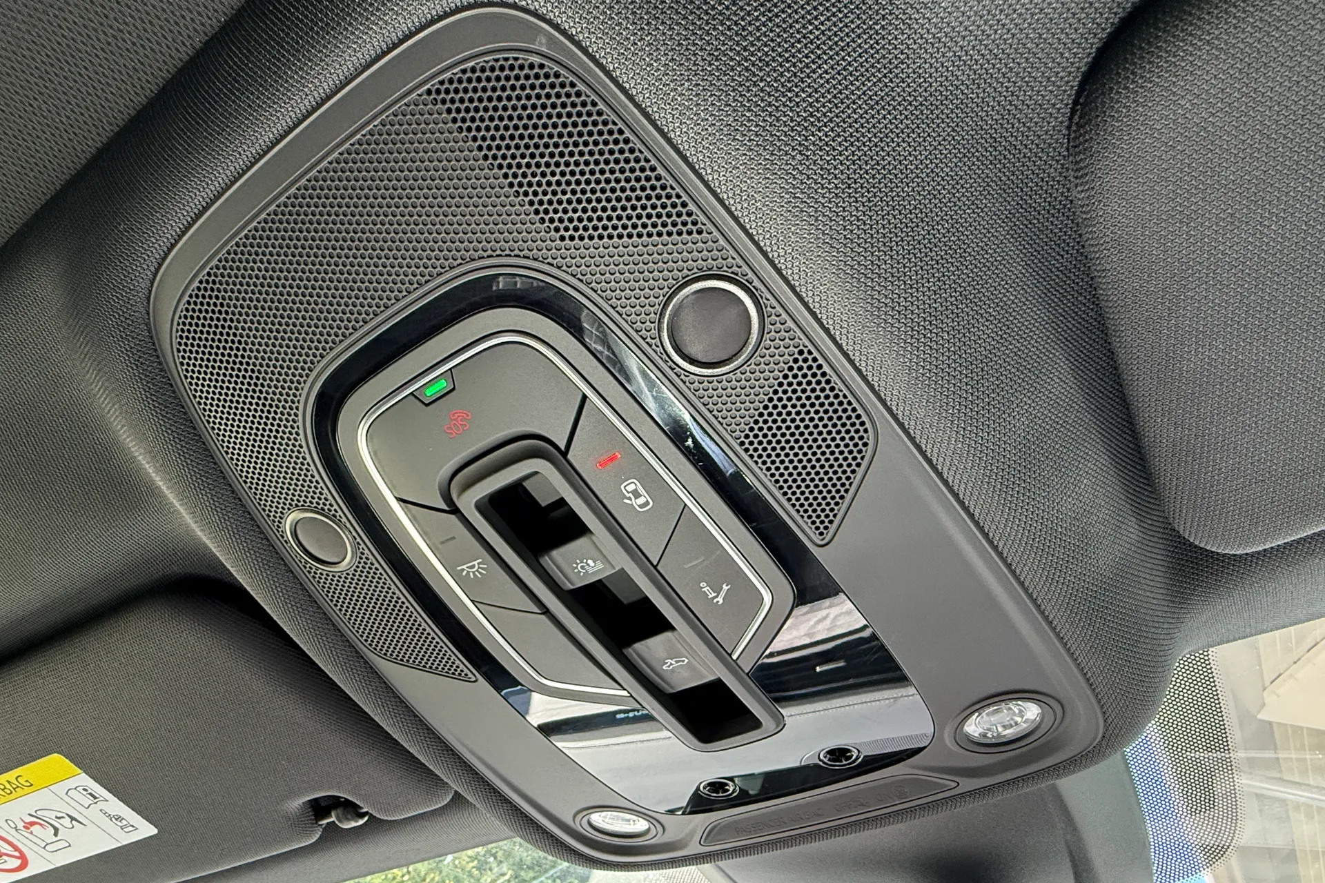 Audi e-tron thumbnail image number 33