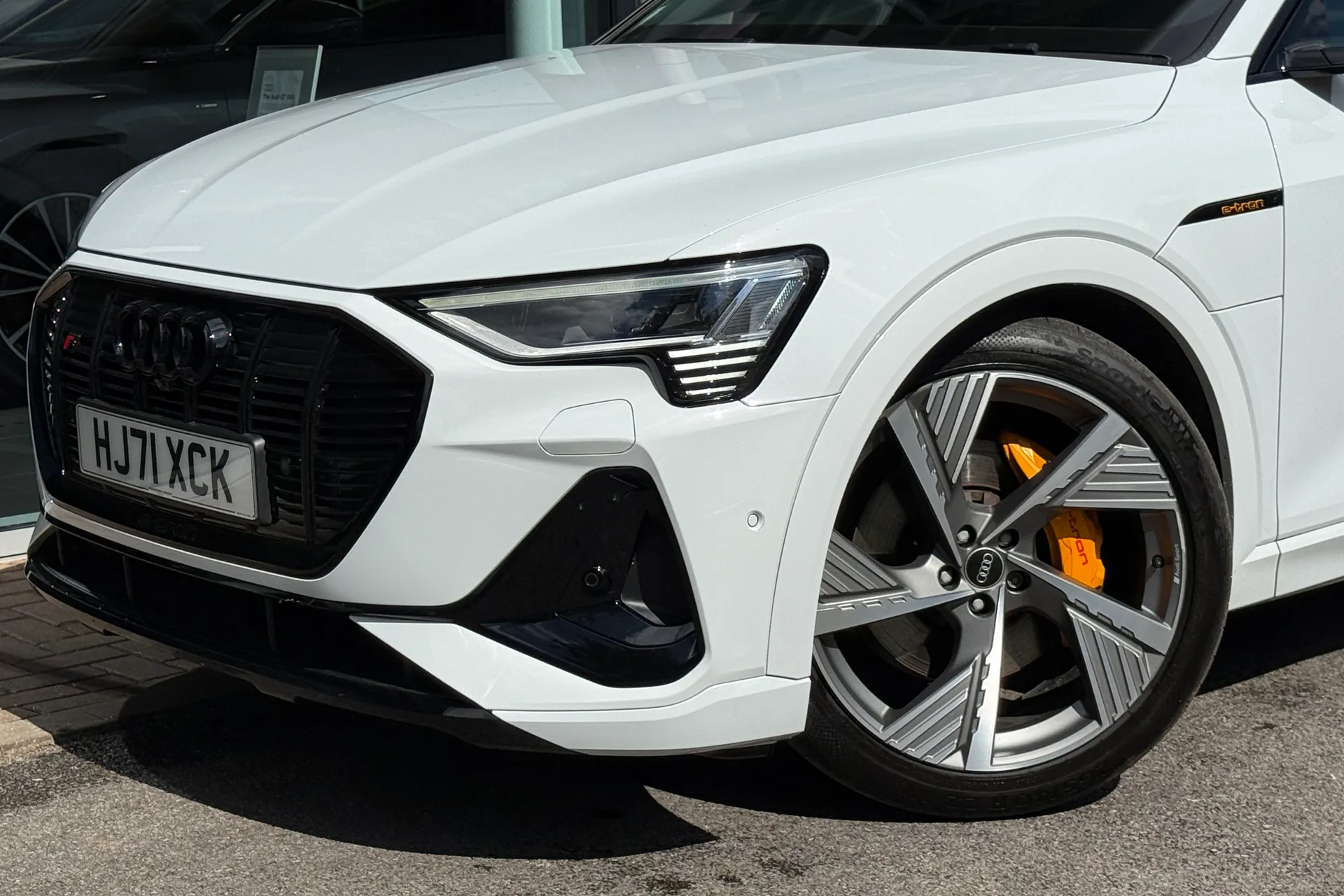 Audi e-tron thumbnail image number 63