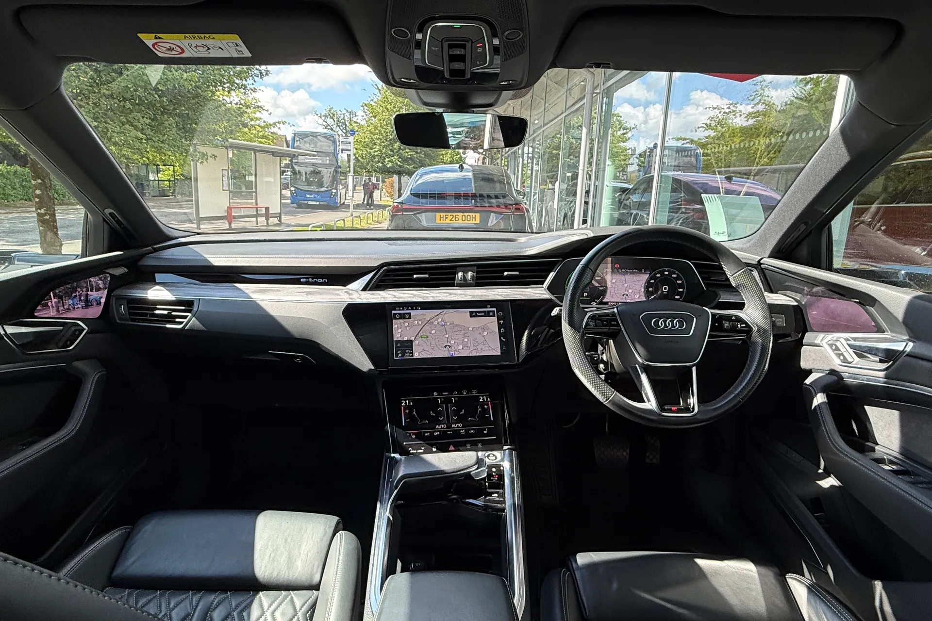 Audi e-tron thumbnail image number 3