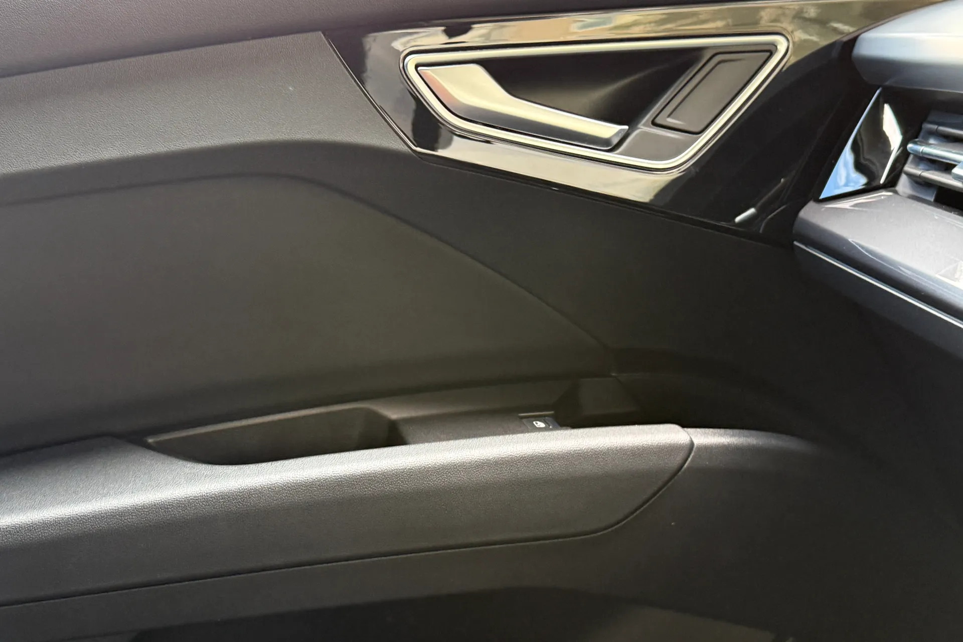 Audi Q4 thumbnail image number 29