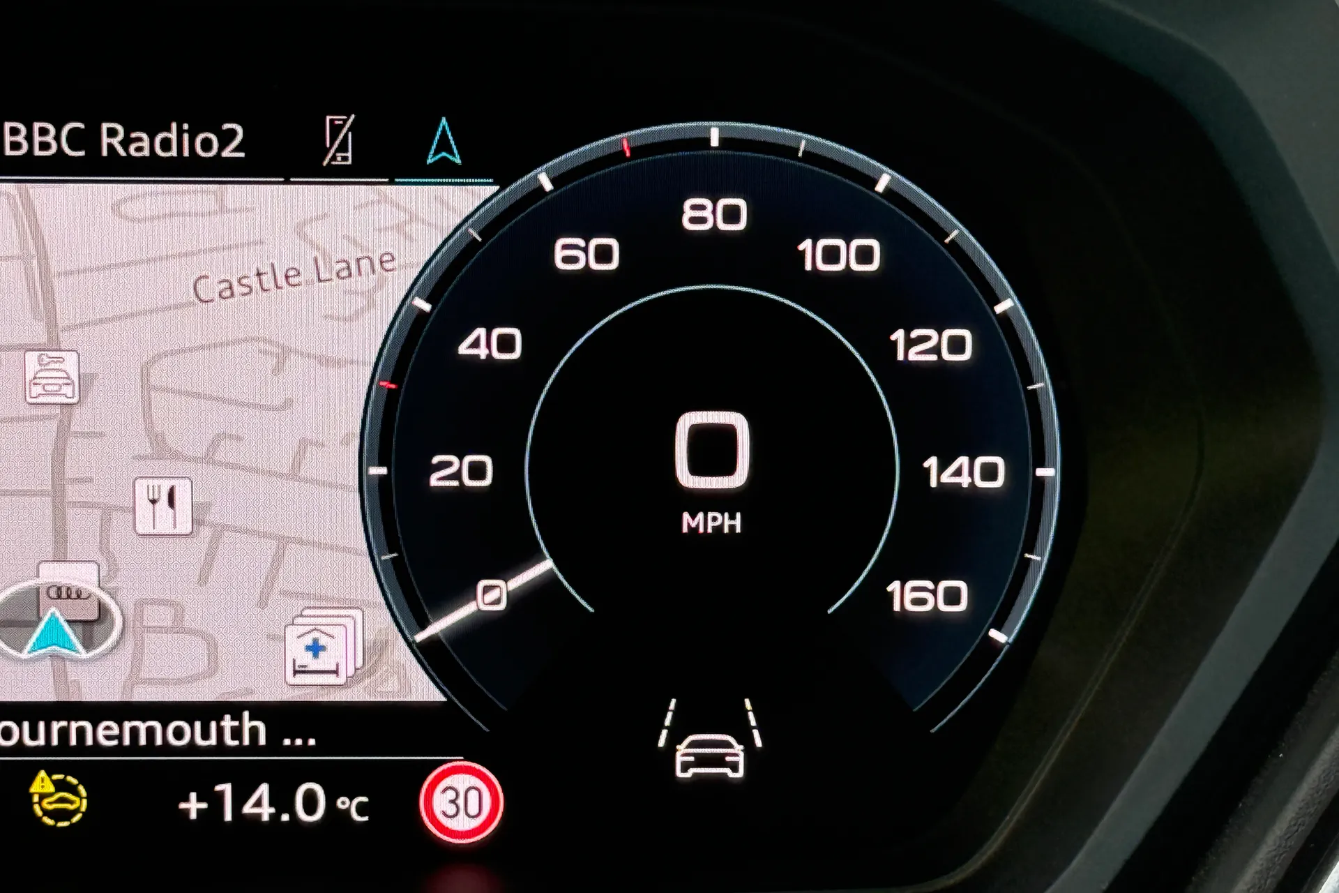 Audi Q4 thumbnail image number 16