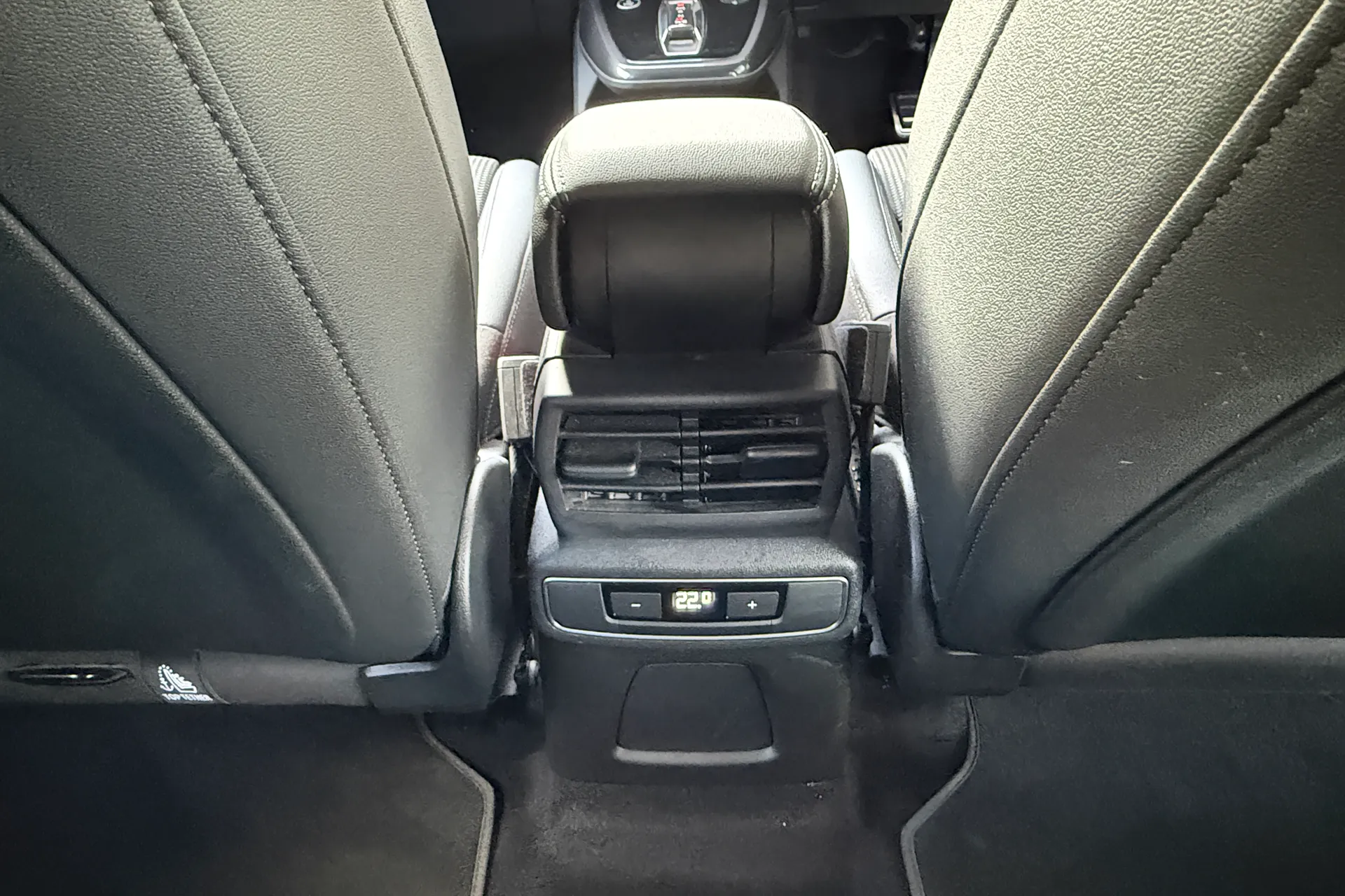 Audi Q4 thumbnail image number 40