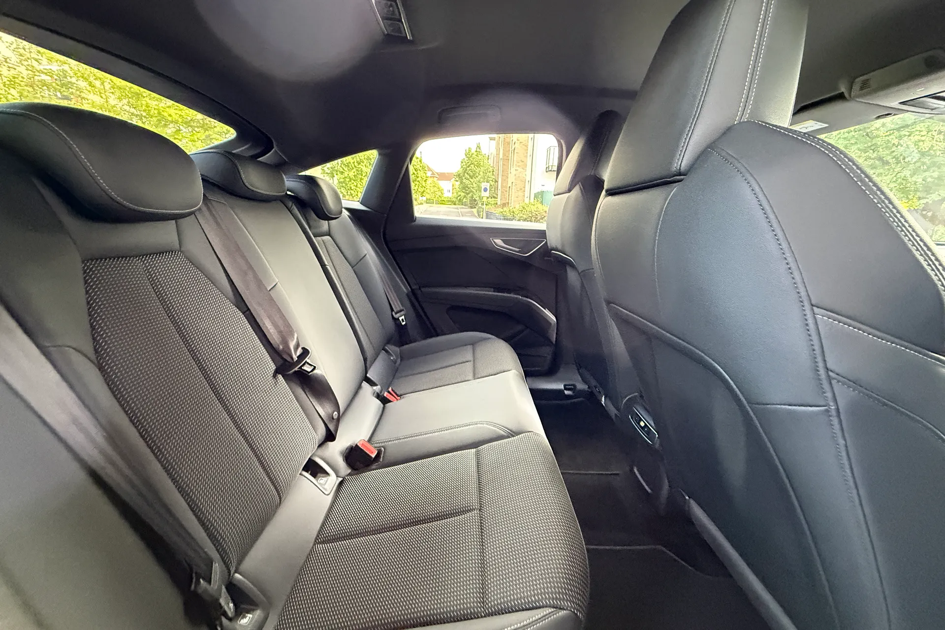 Audi Q4 thumbnail image number 39