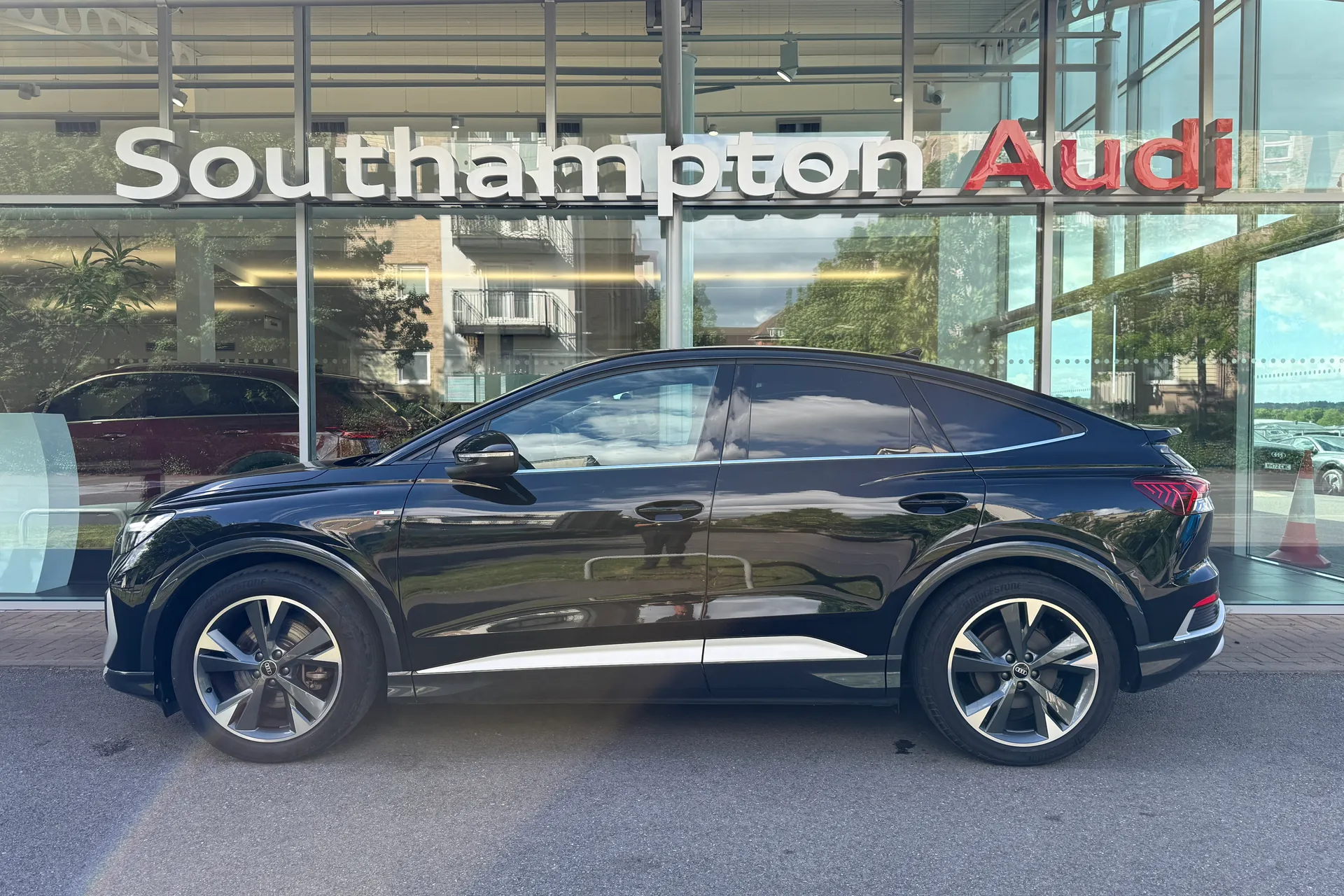 Audi Q4 thumbnail image number 49