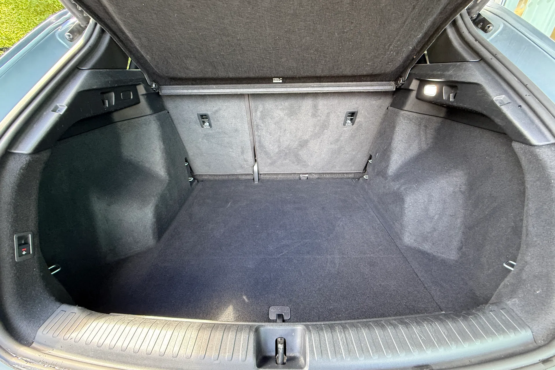 Audi Q4 thumbnail image number 49