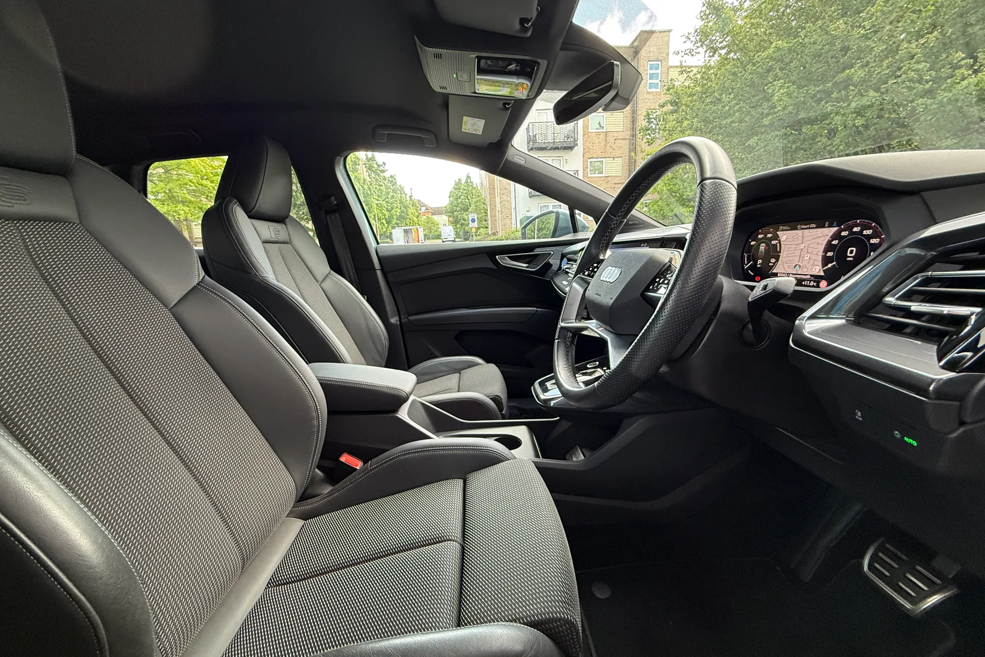 Audi Q4 thumbnail image number 31