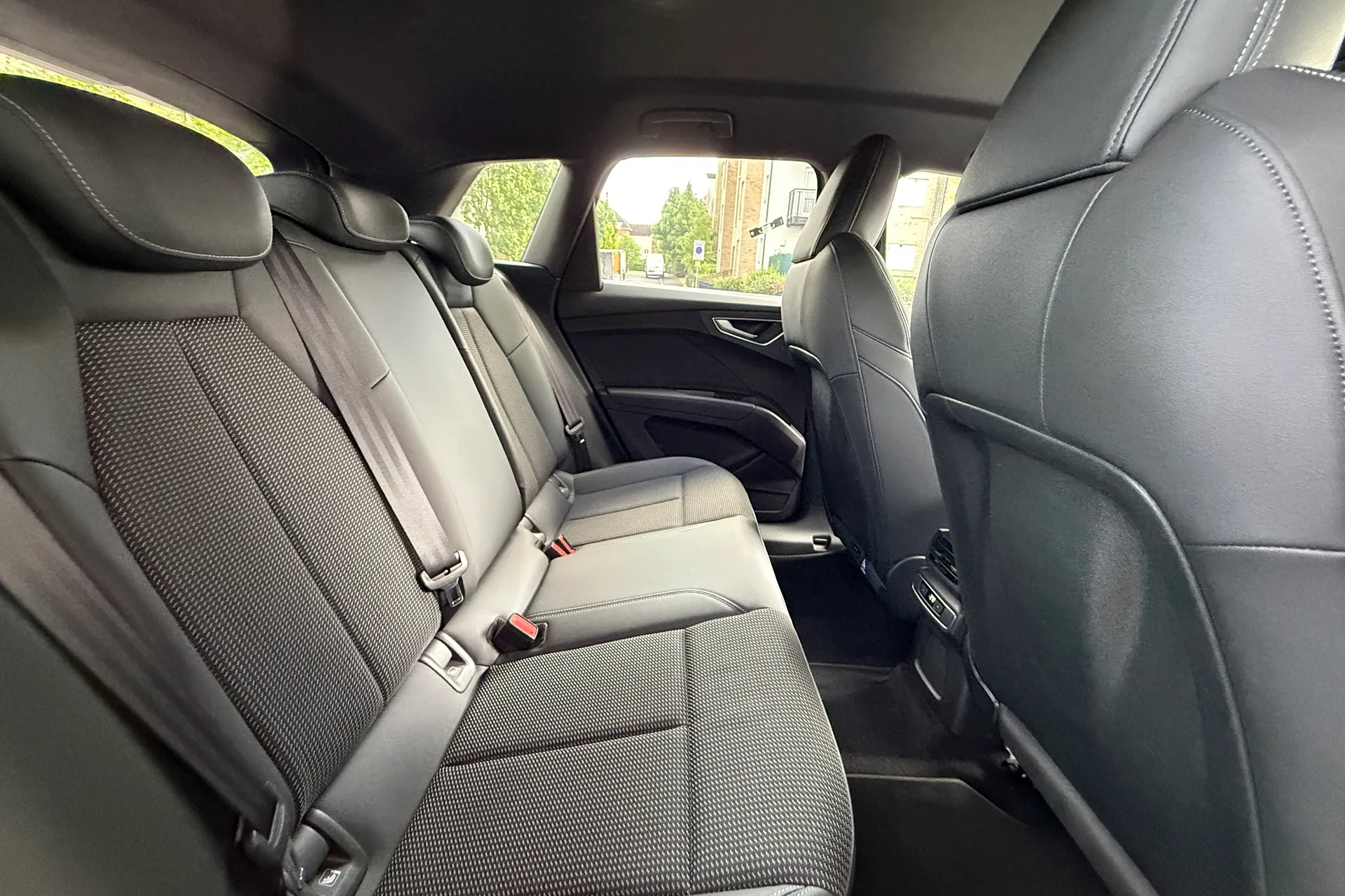 Audi Q4 thumbnail image number 39