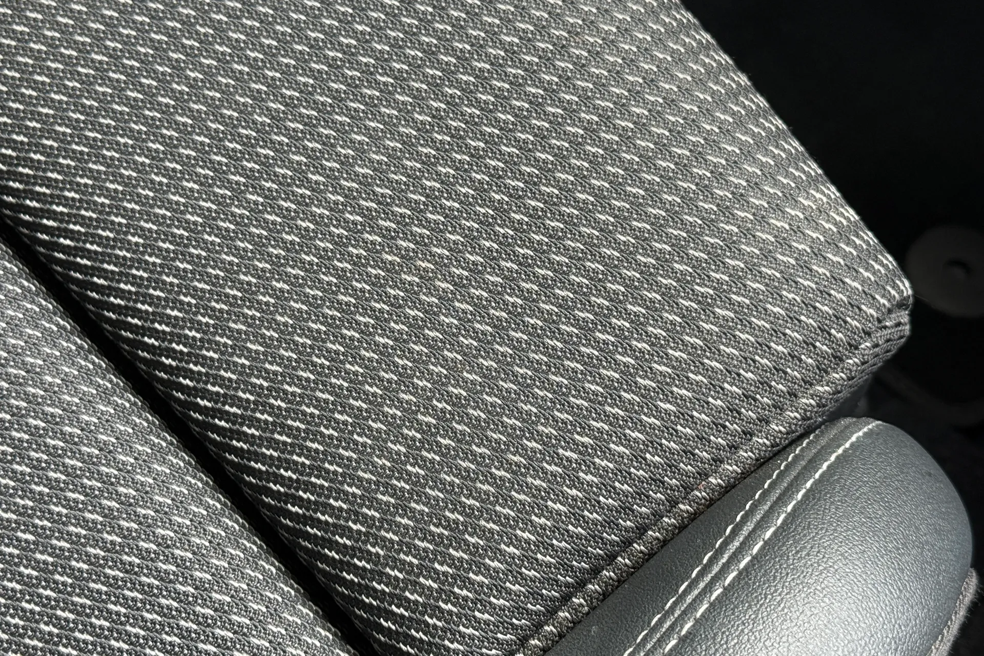Audi Q4 thumbnail image number 28