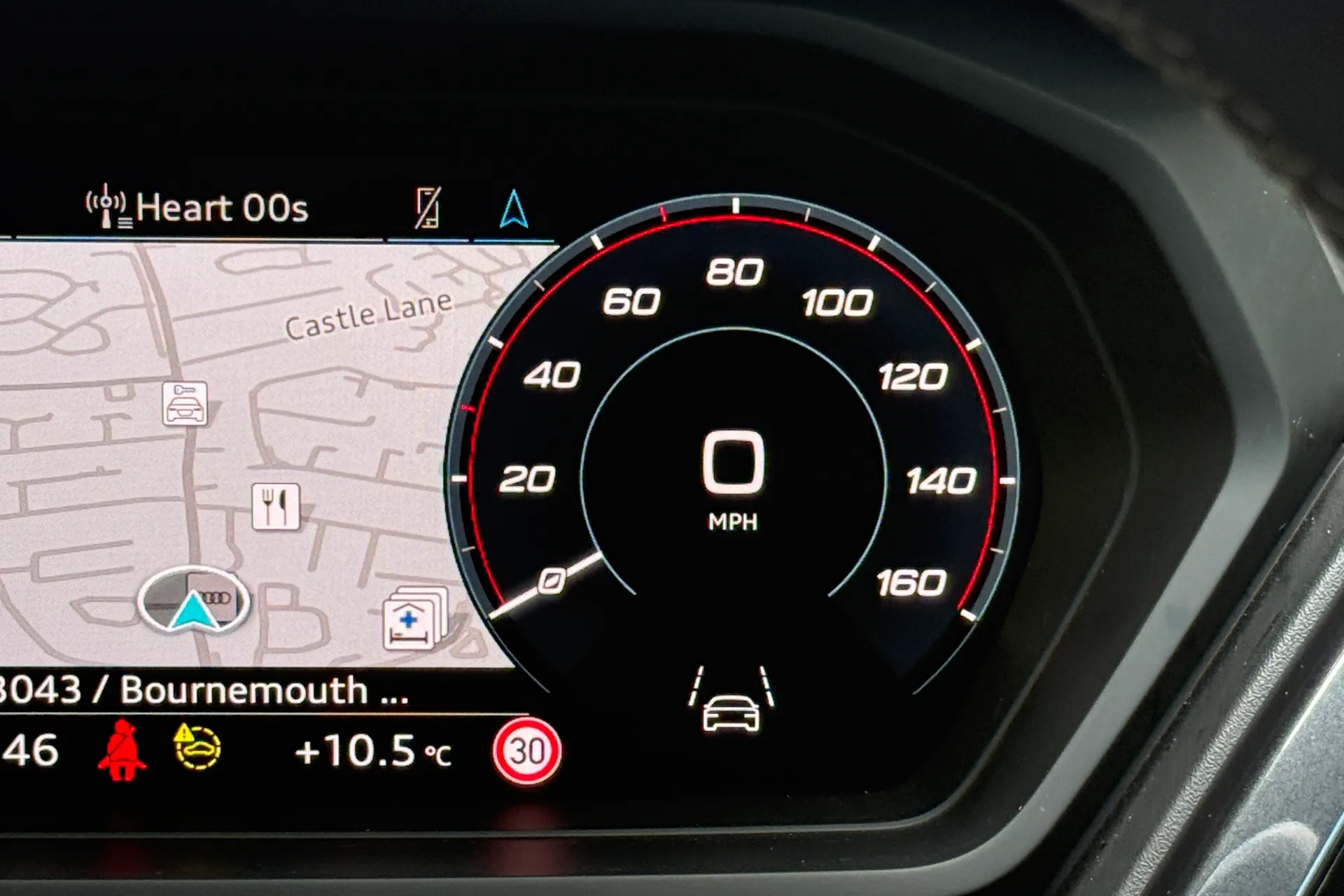 Audi Q4 thumbnail image number 16