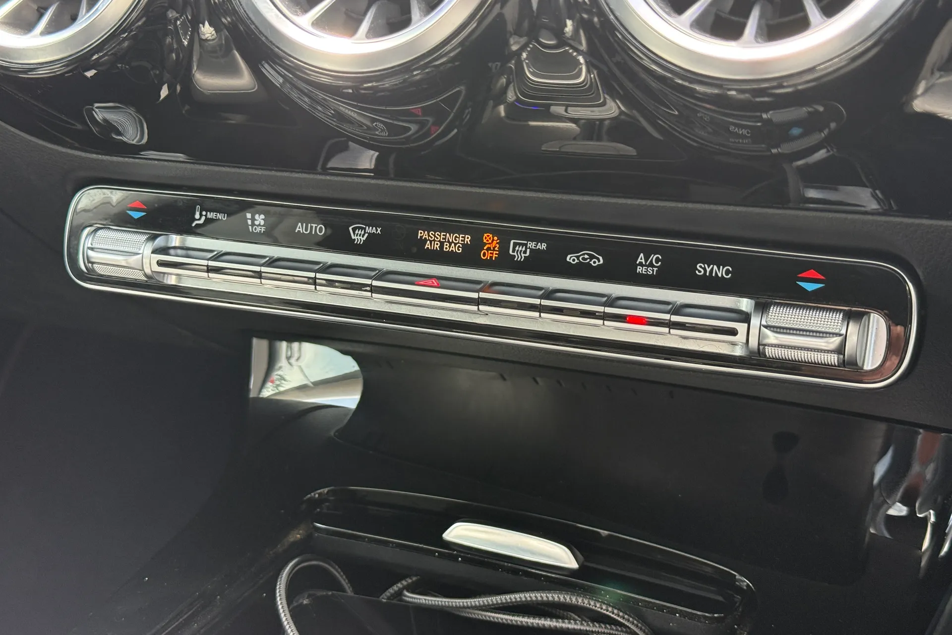 MERCEDES-BENZ CLA thumbnail image number 15
