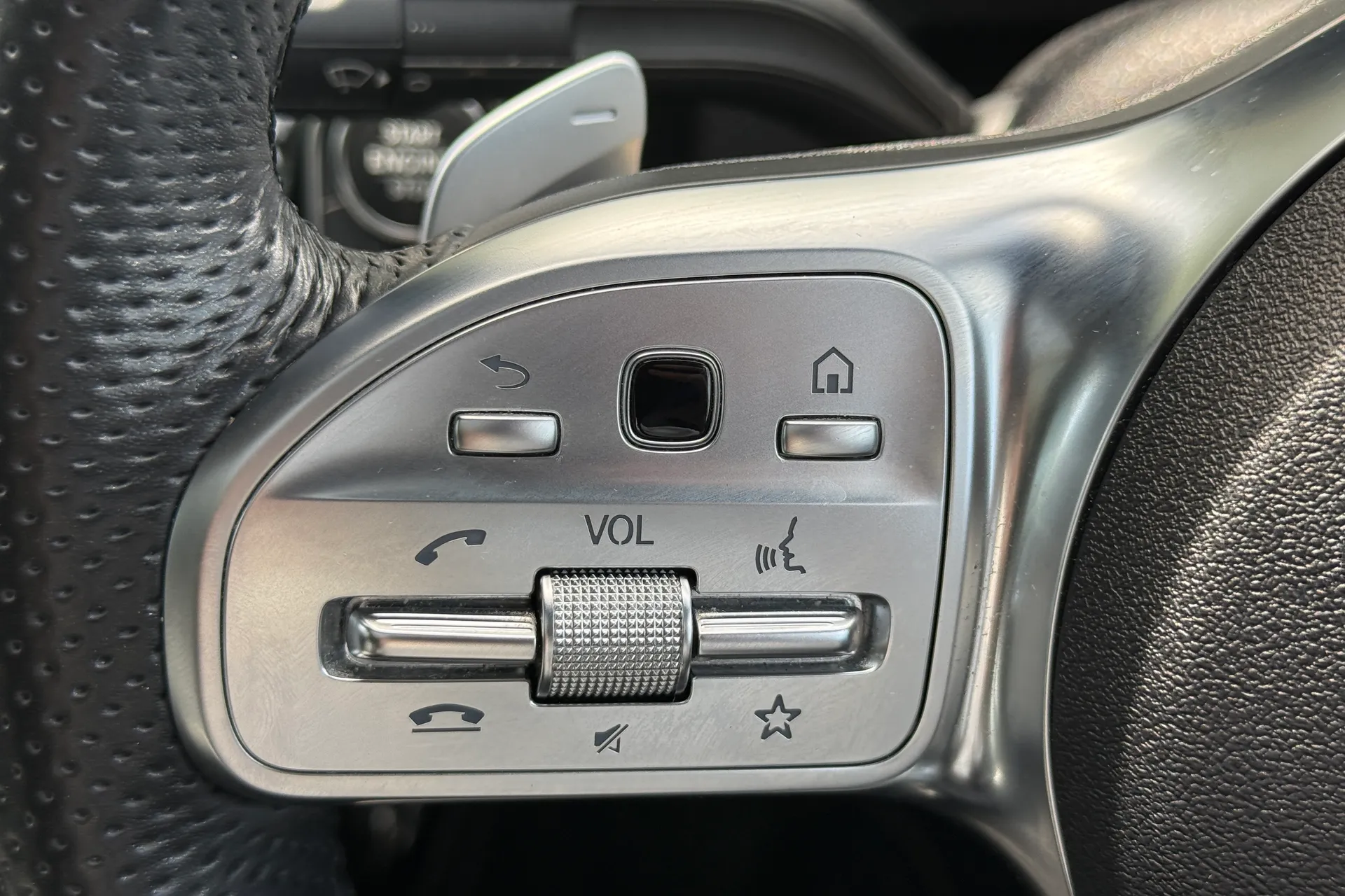 MERCEDES-BENZ CLA thumbnail image number 18
