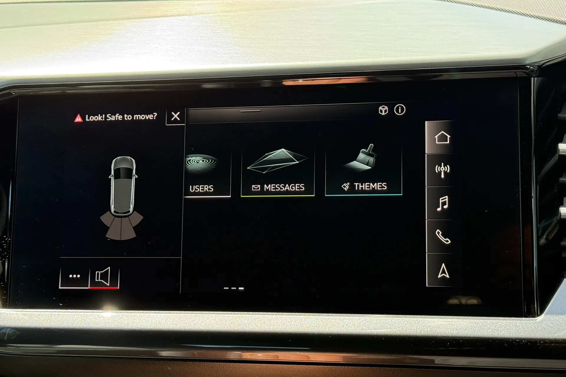 Audi Q4 thumbnail image number 21