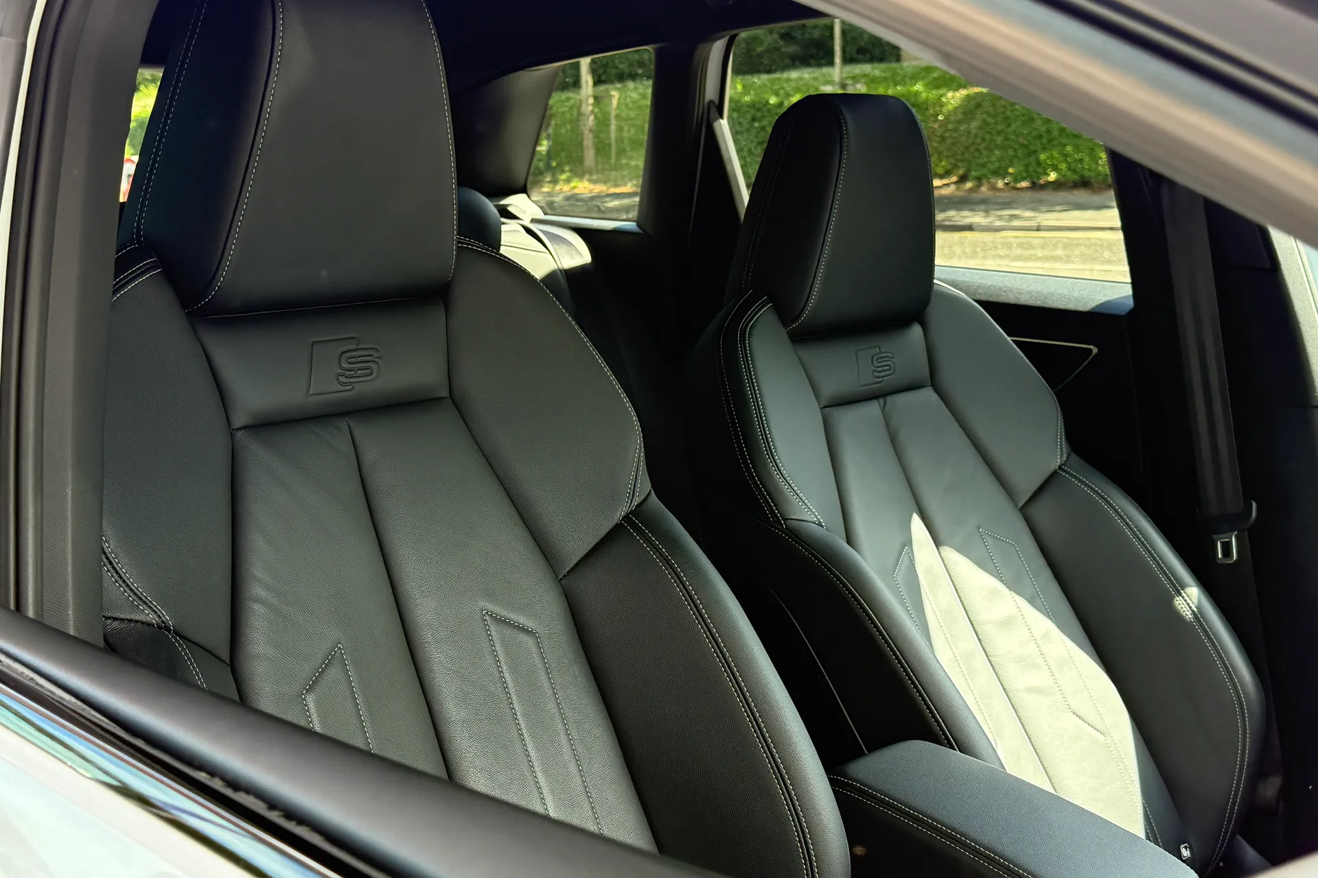 Audi Q4 thumbnail image number 33