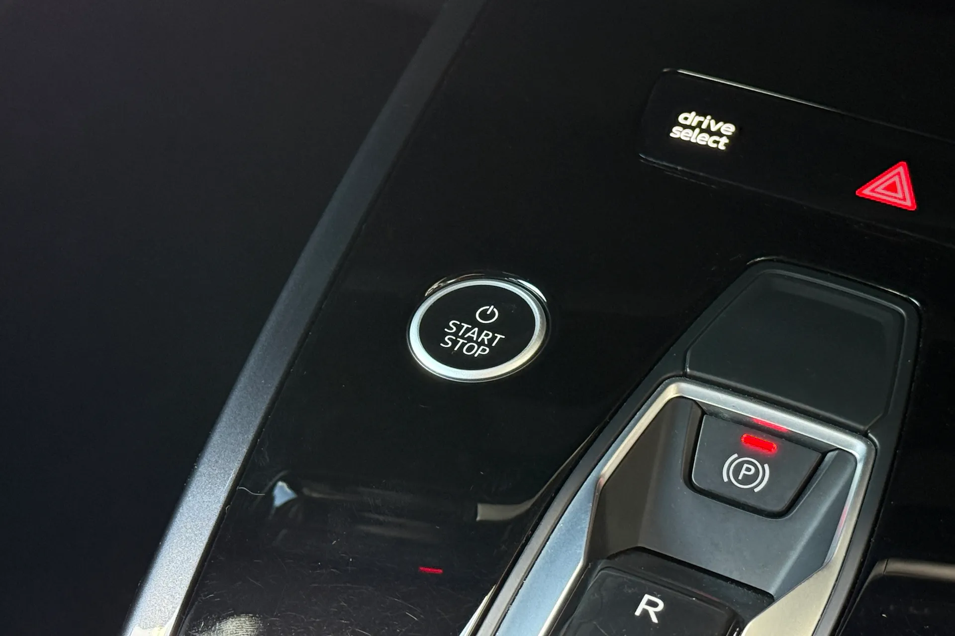 Audi Q4 thumbnail image number 26