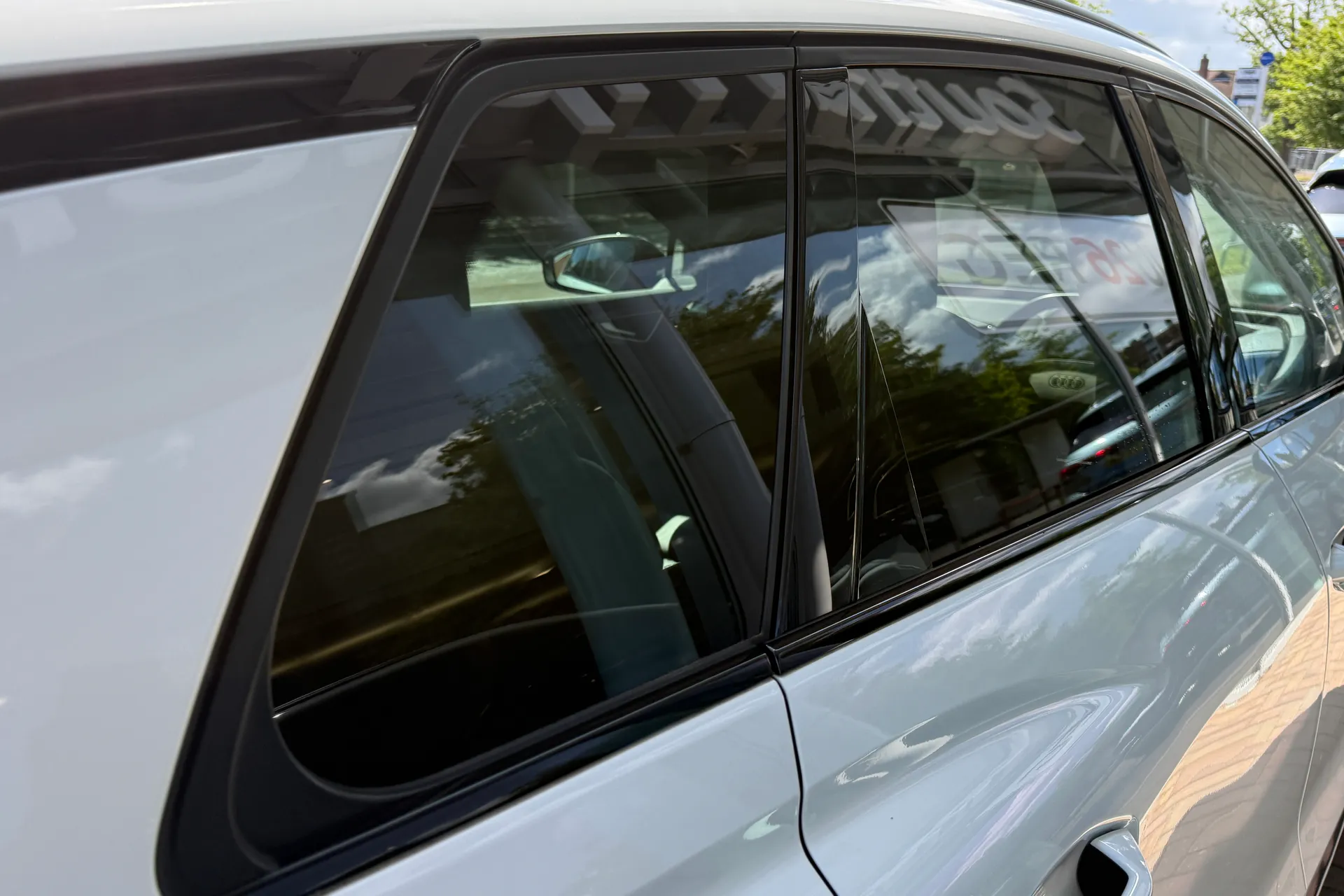 Audi Q4 thumbnail image number 35