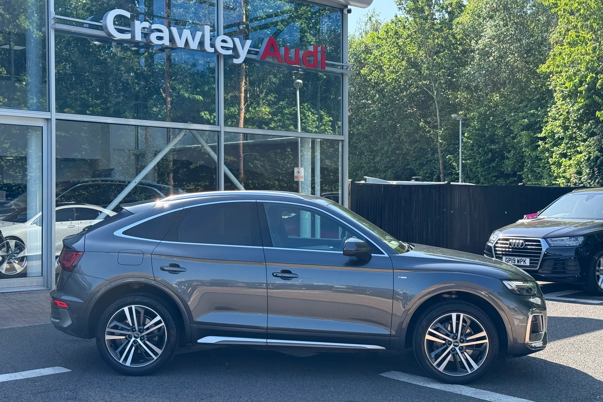 Audi Q5 thumbnail image number 2