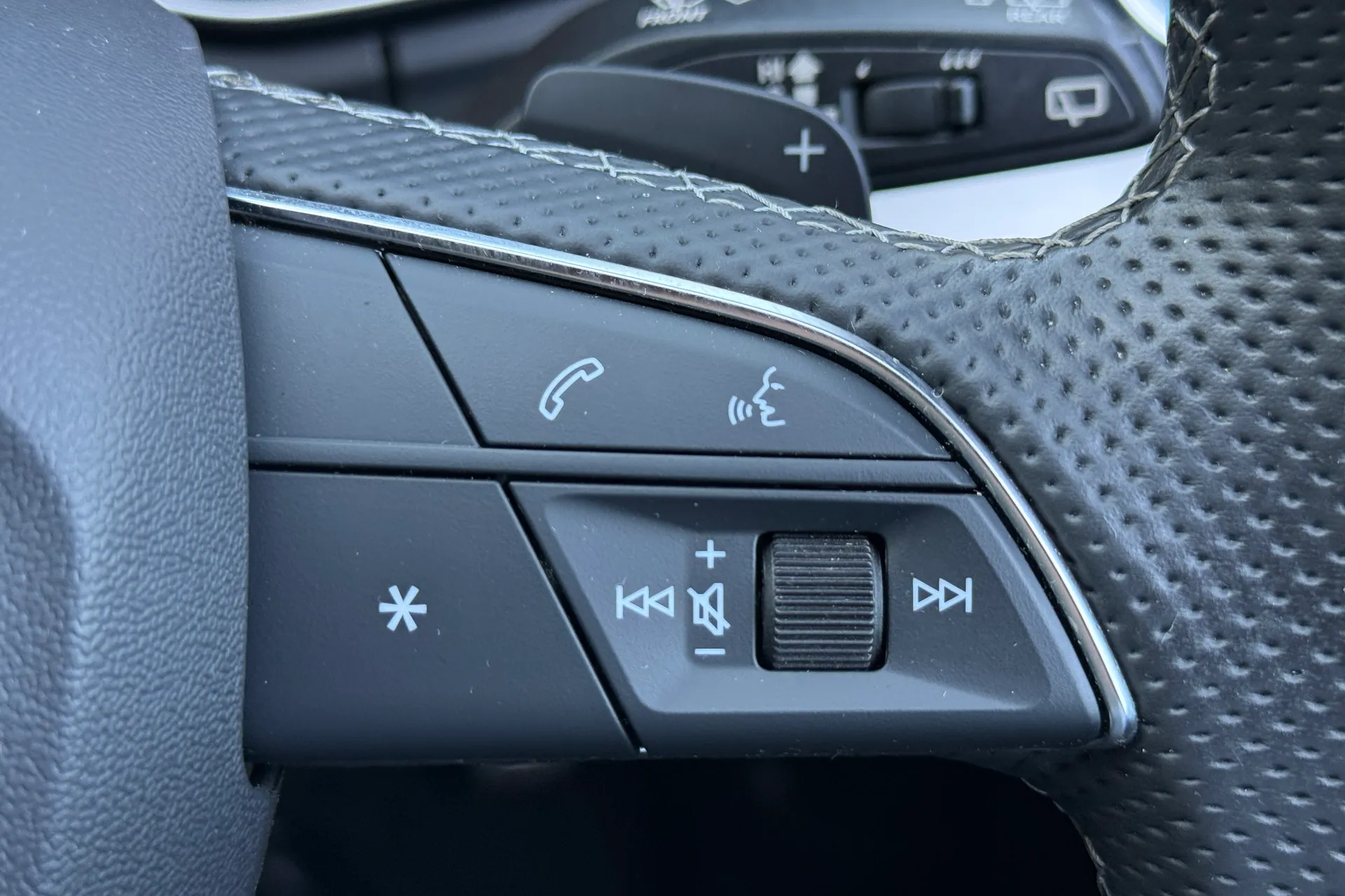 Audi Q5 thumbnail image number 24