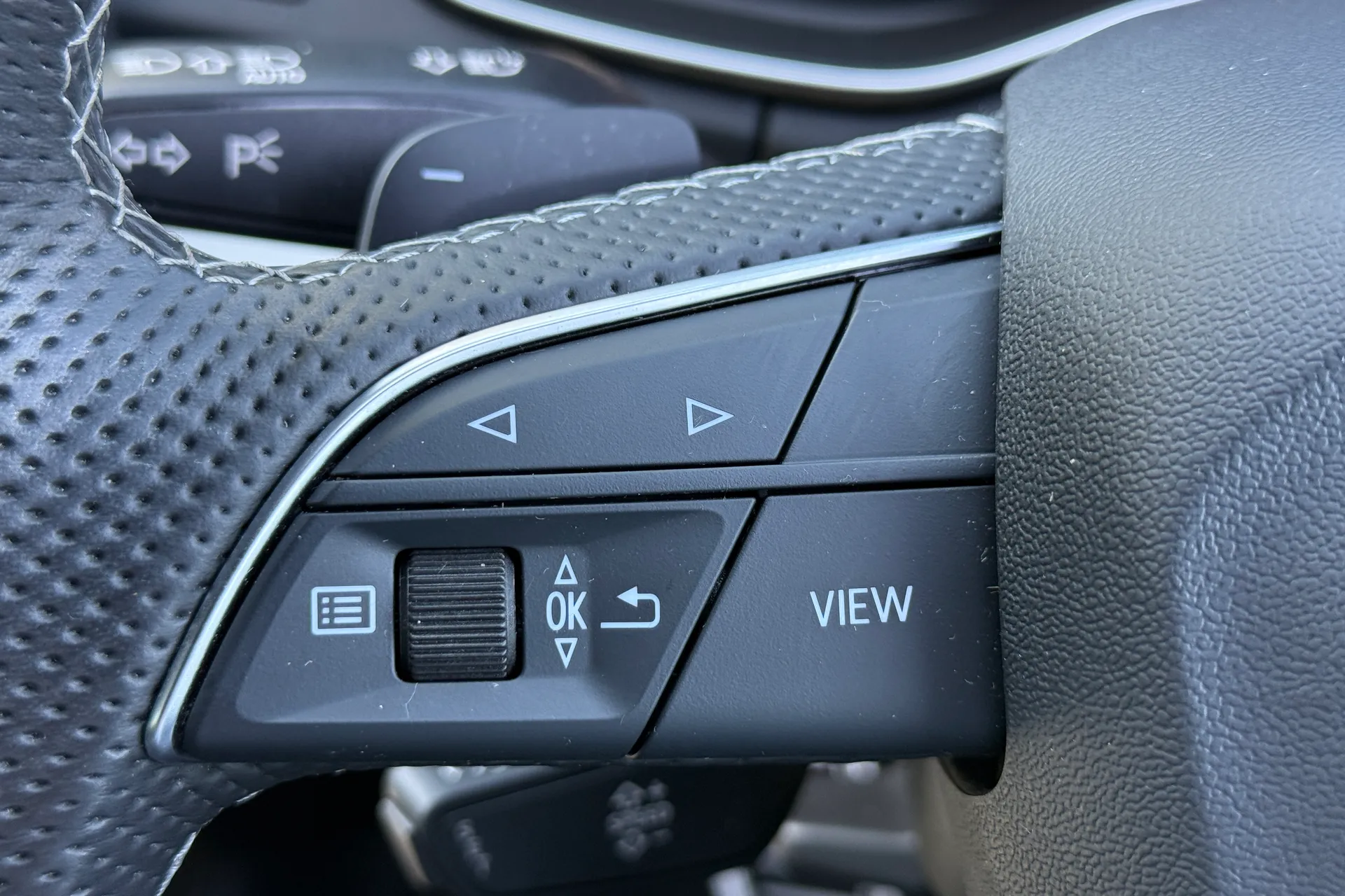 Audi Q5 thumbnail image number 23