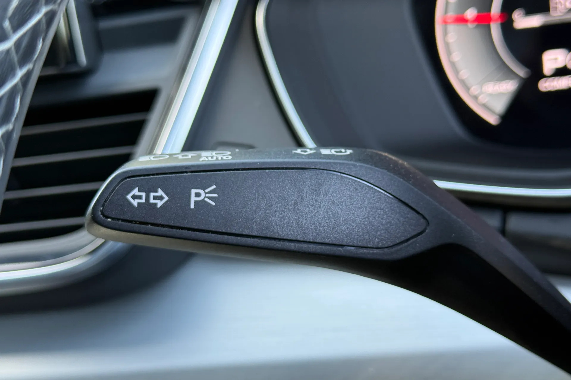 Audi Q5 thumbnail image number 21