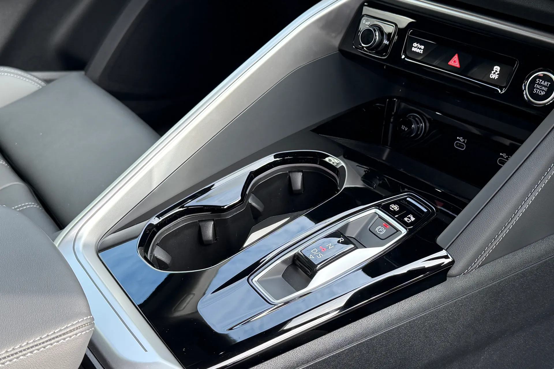 Audi Q5 thumbnail image number 15