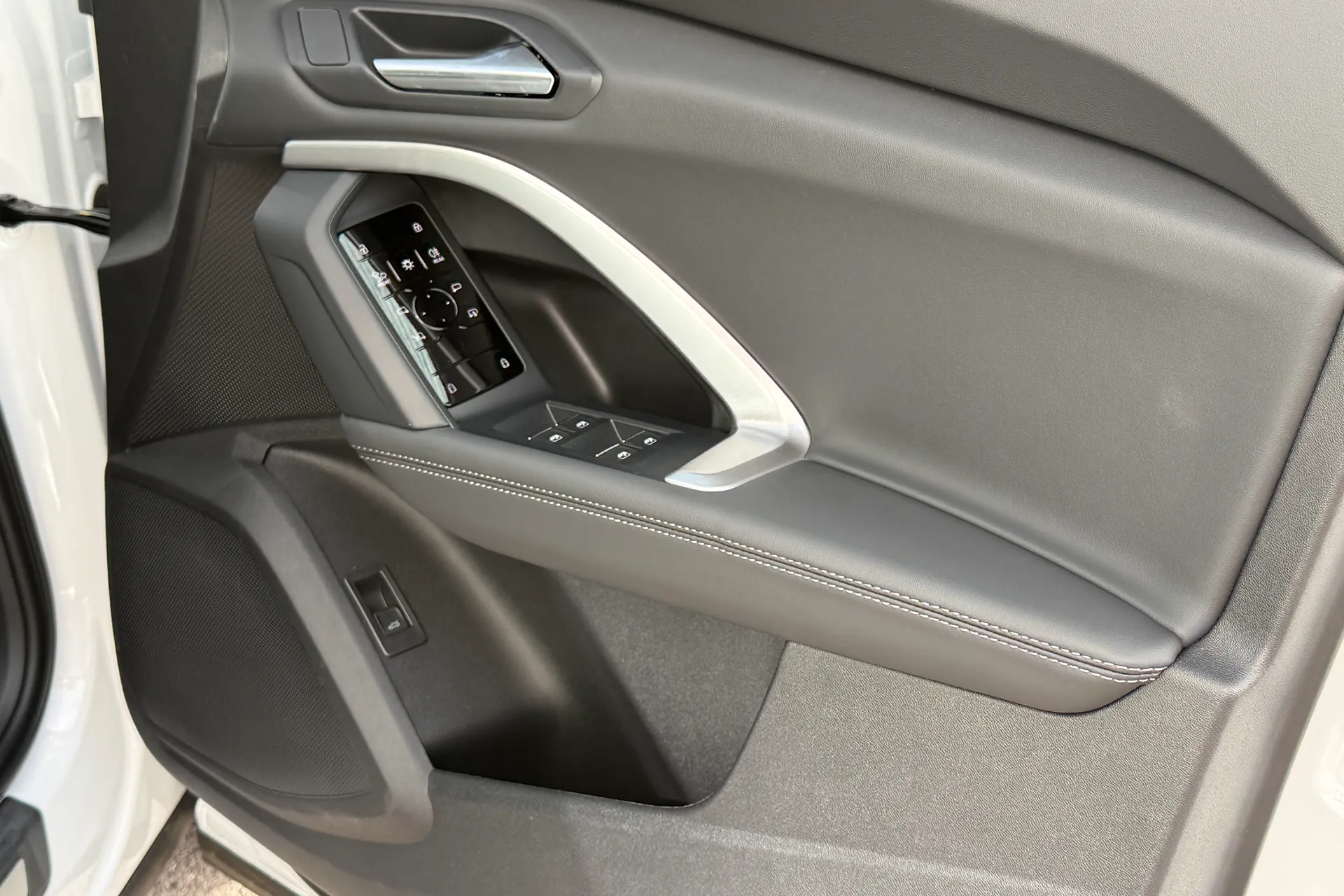 Audi Q5 thumbnail image number 16