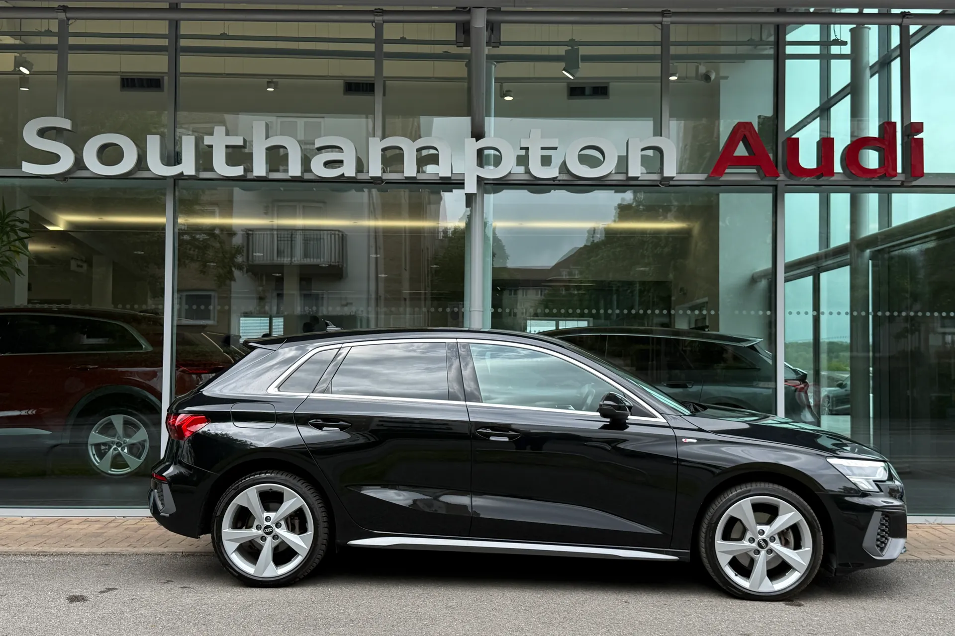 Audi A3 thumbnail image number 2